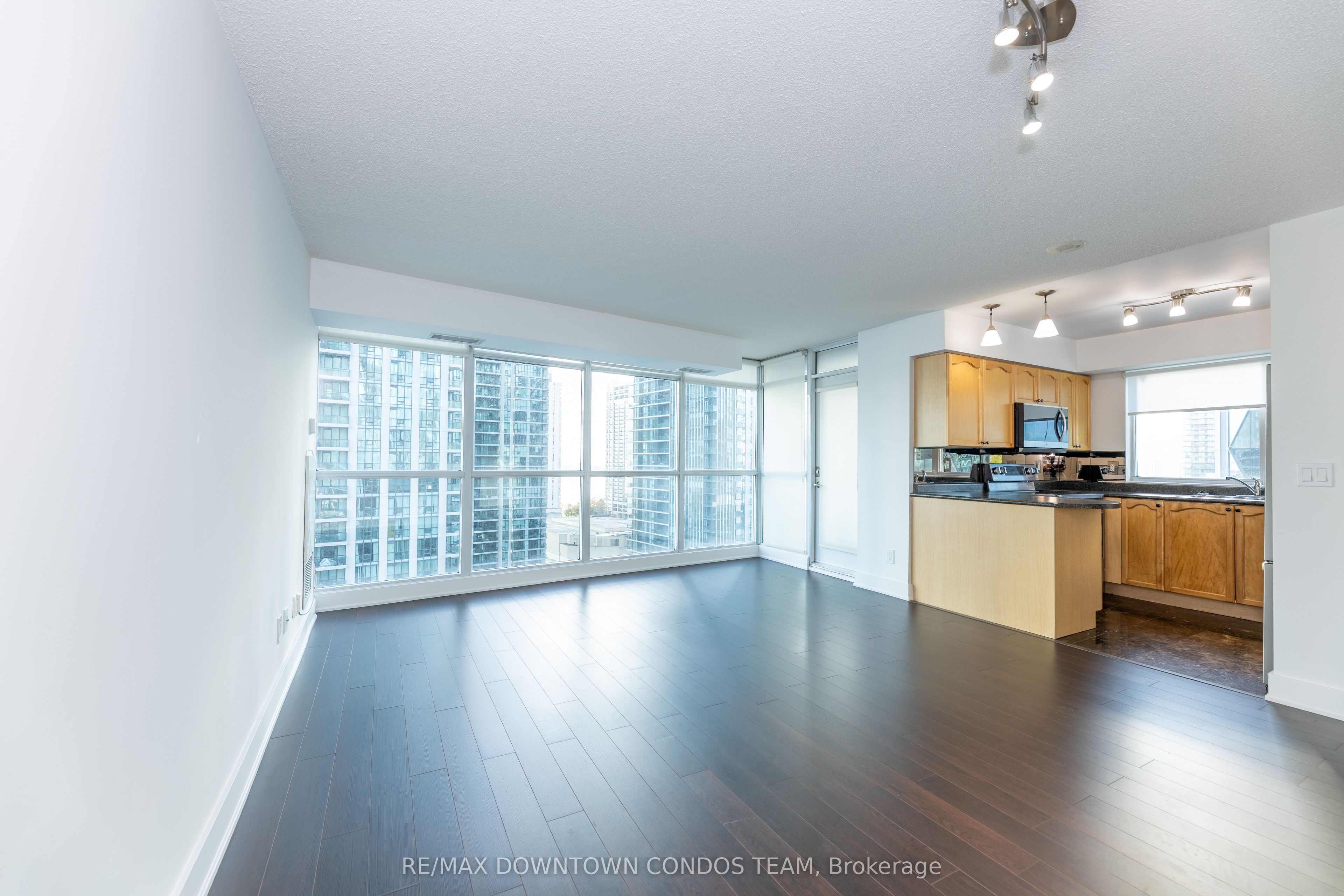 18 Yonge Street 1712 Property Photo 16