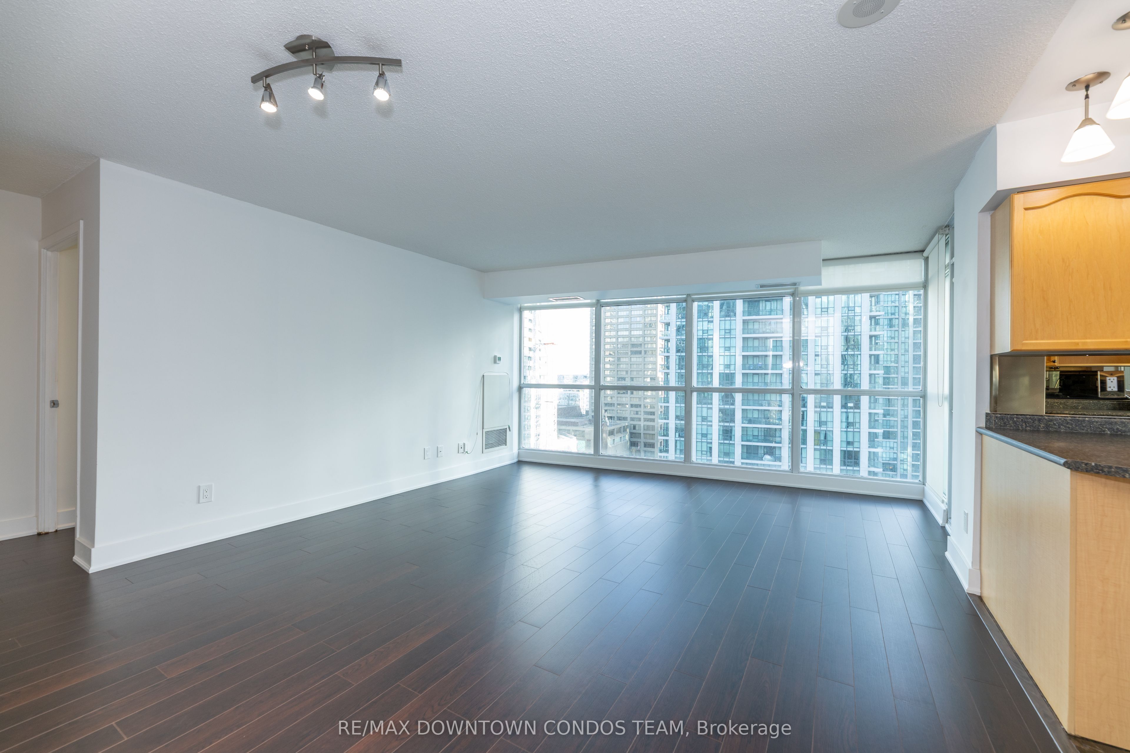 18 Yonge Street 1712 Property Photo 17