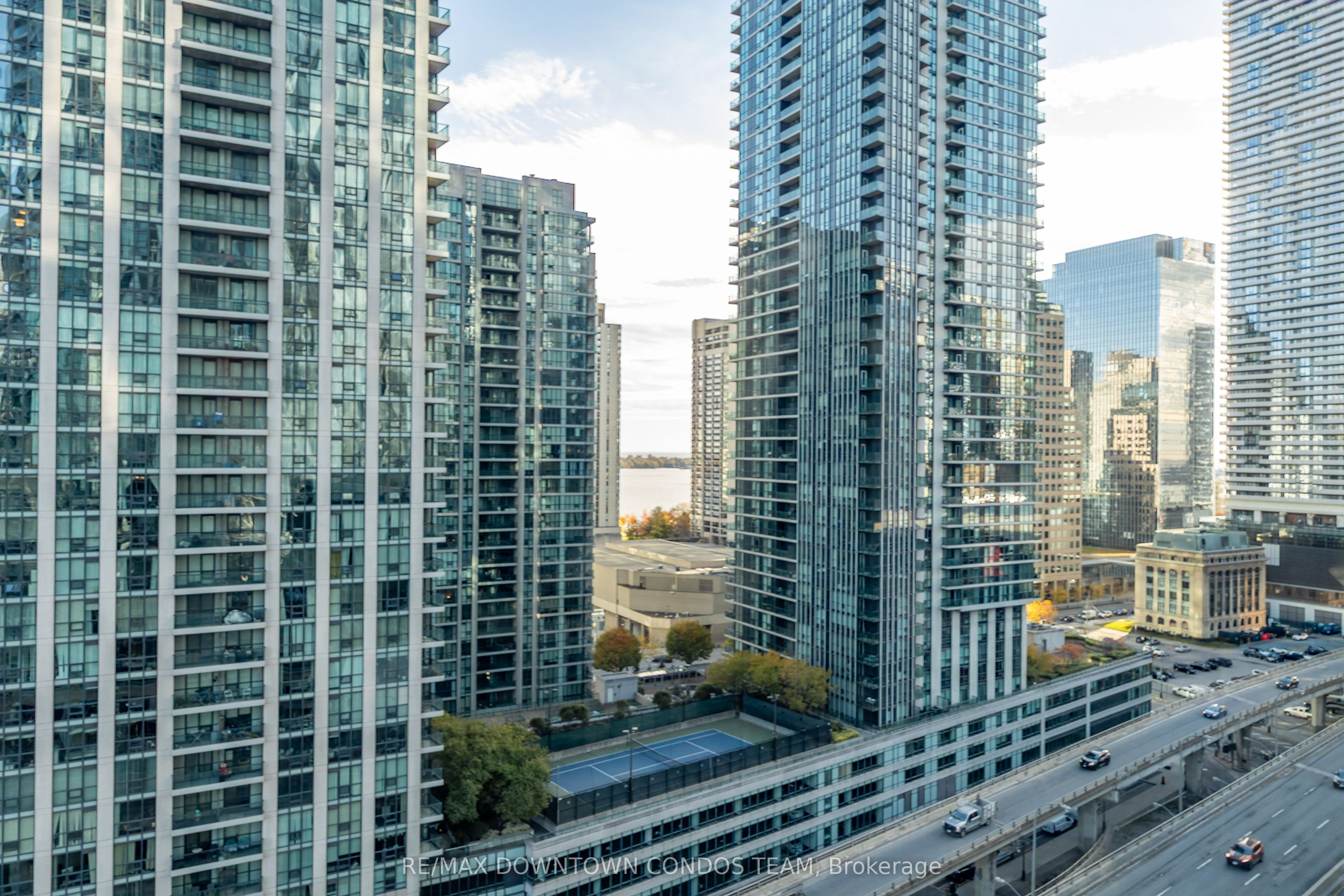 18 Yonge Street 1712 Property Photo 22