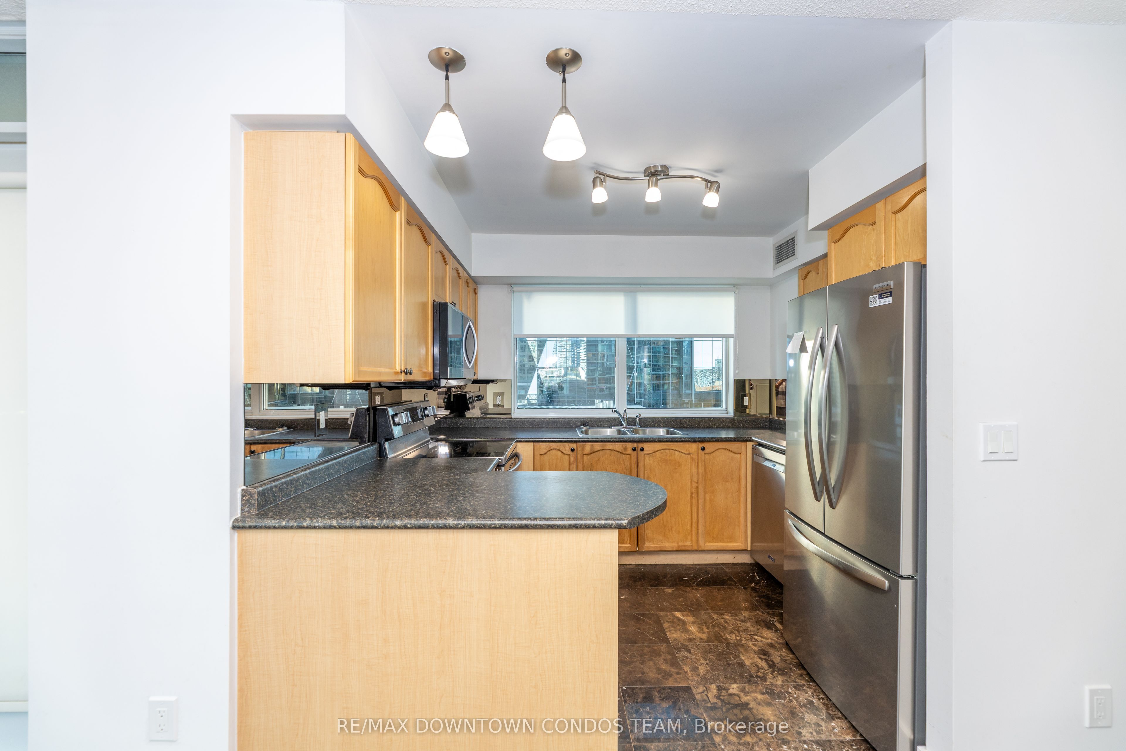 18 Yonge Street 1712 Property Photo 23