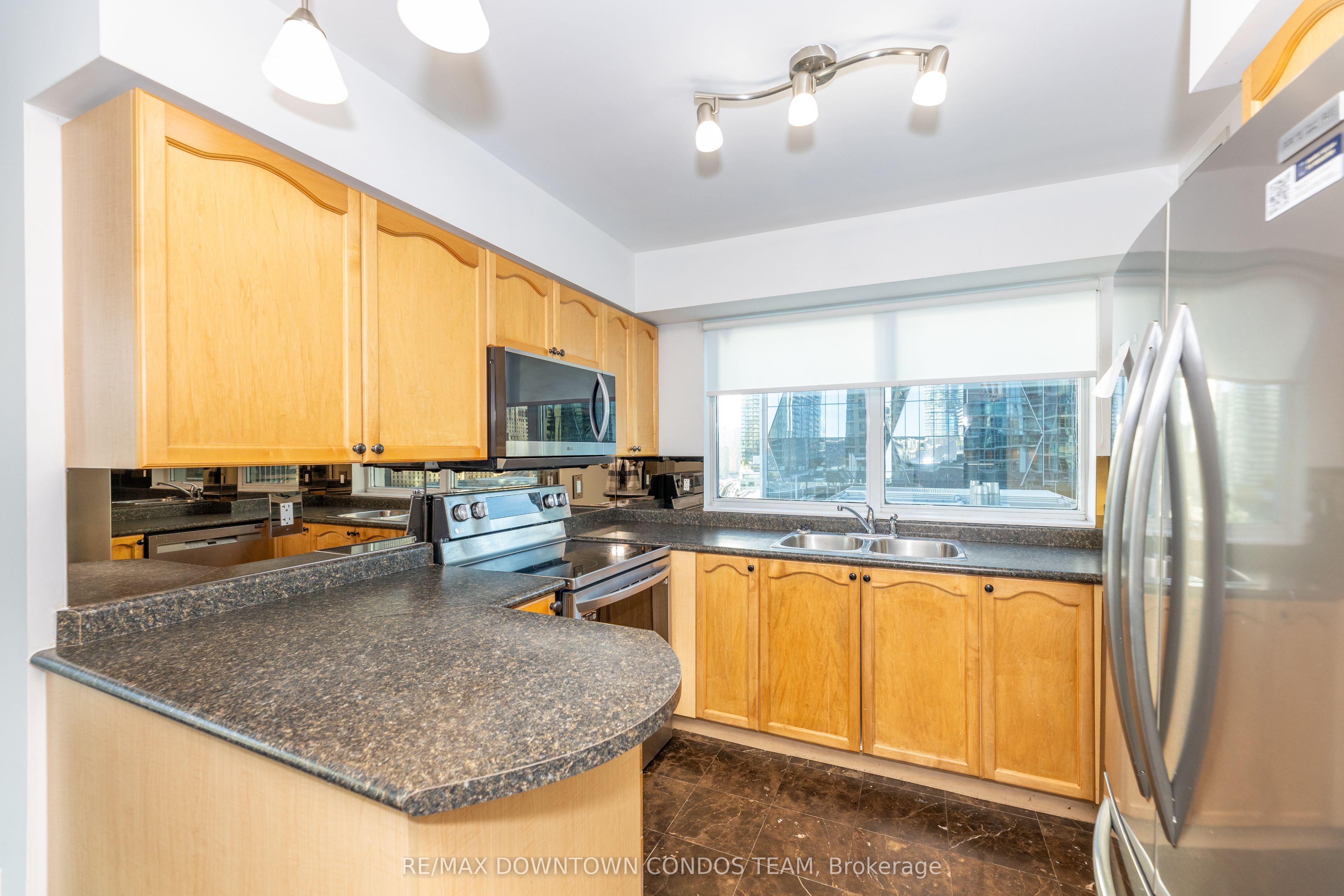 18 Yonge Street 1712 Property Photo 24