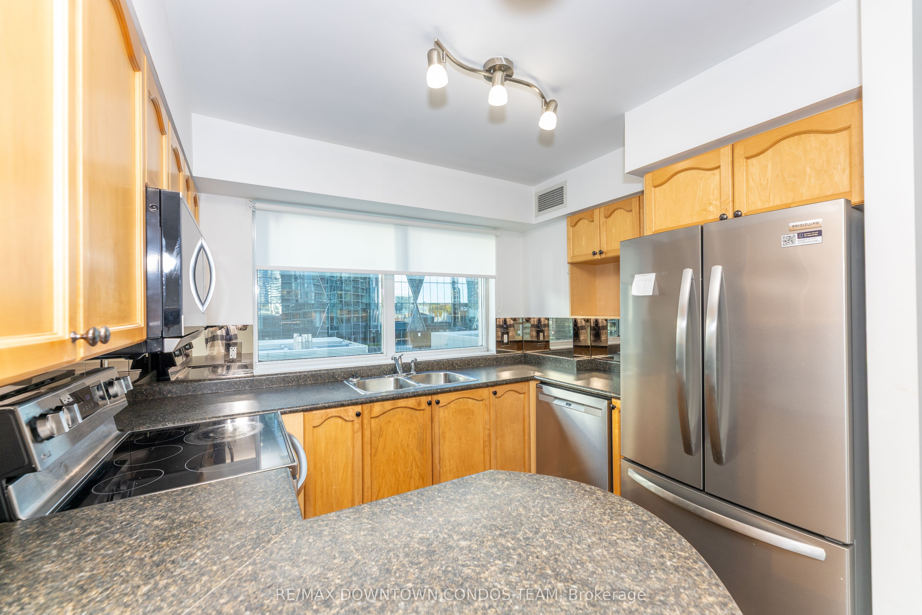 18 Yonge Street 1712 Property Photo 25