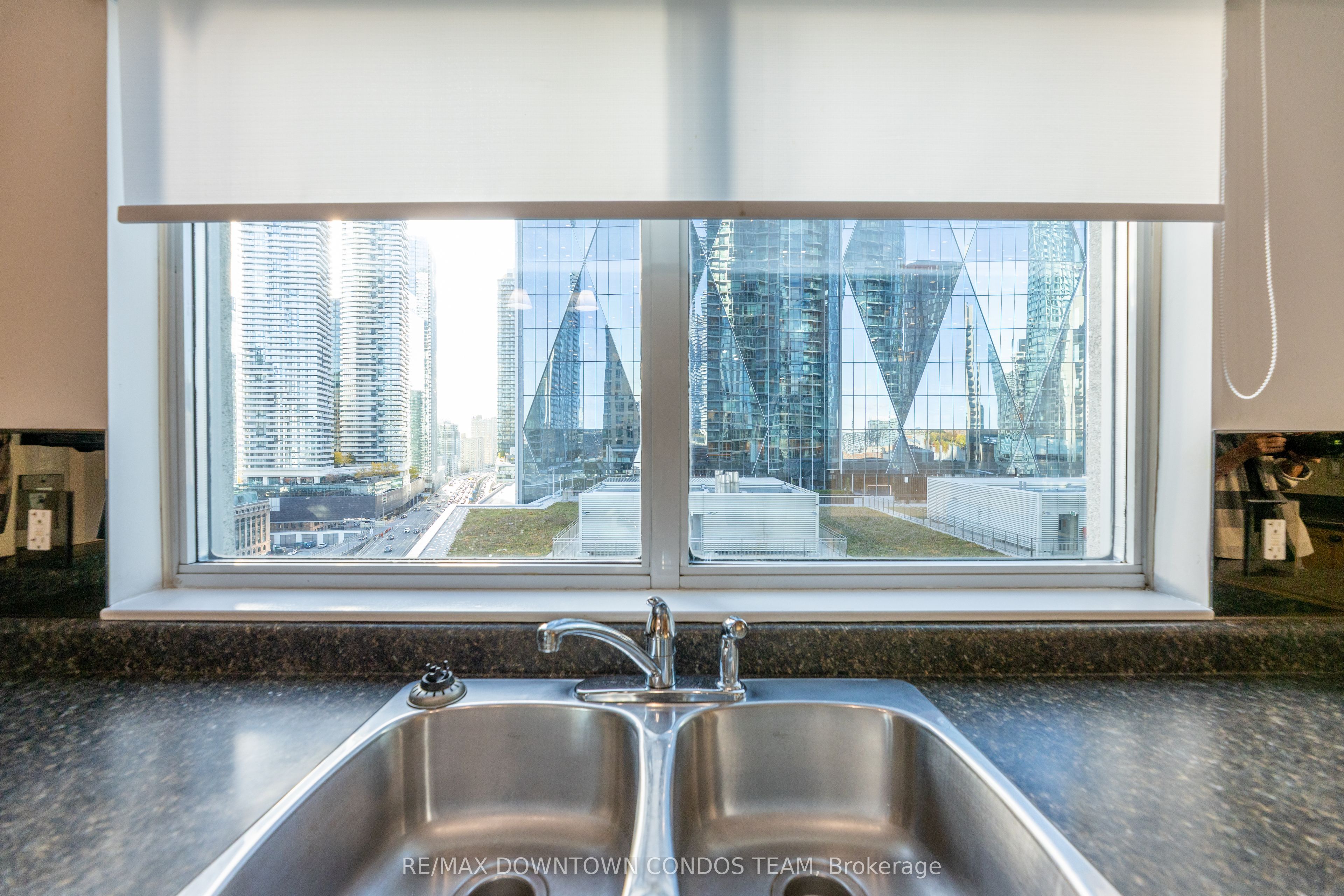 18 Yonge Street 1712 Property Photo 26