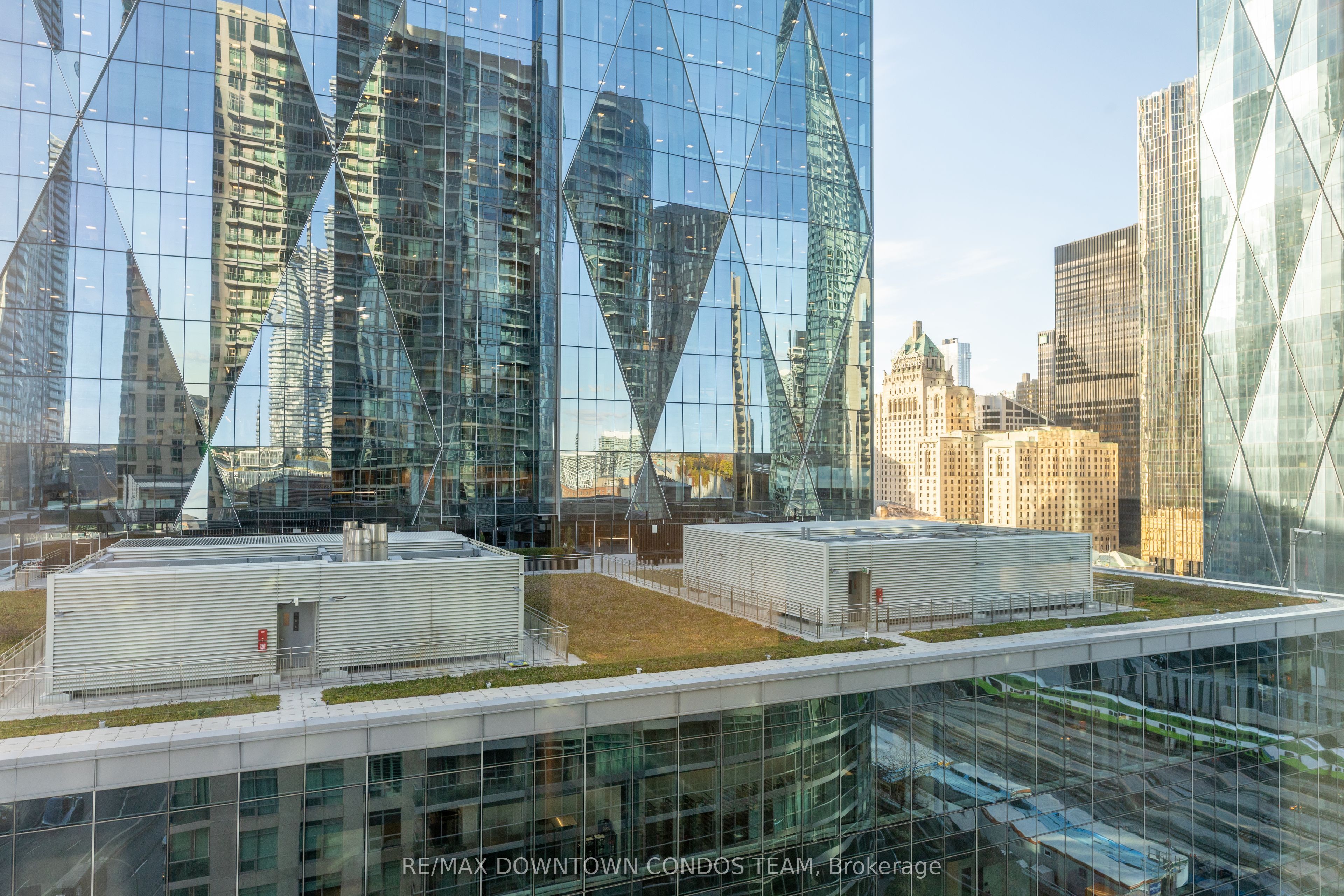 18 Yonge Street 1712 Property Photo 27