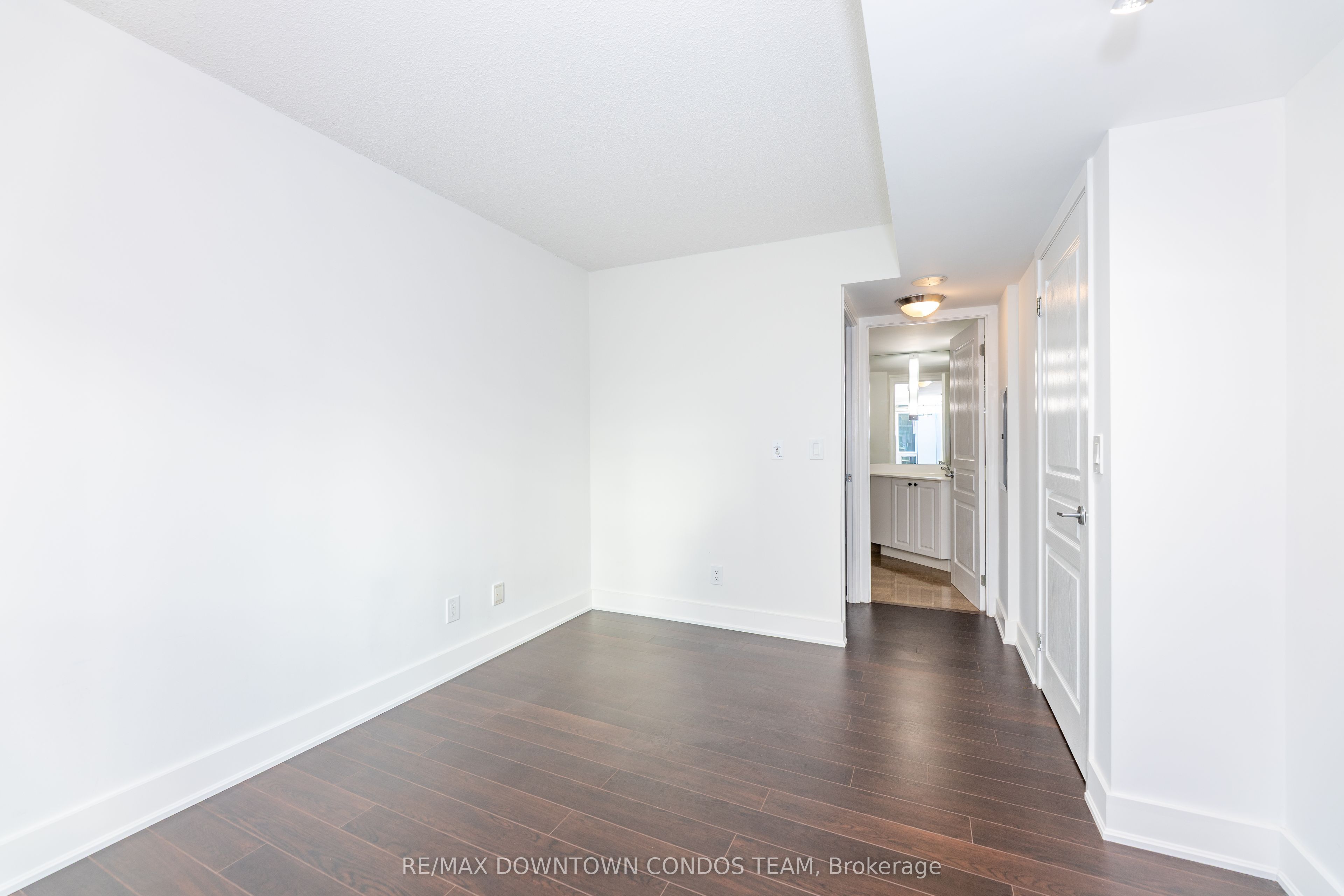 18 Yonge Street 1712 Property Photo 32