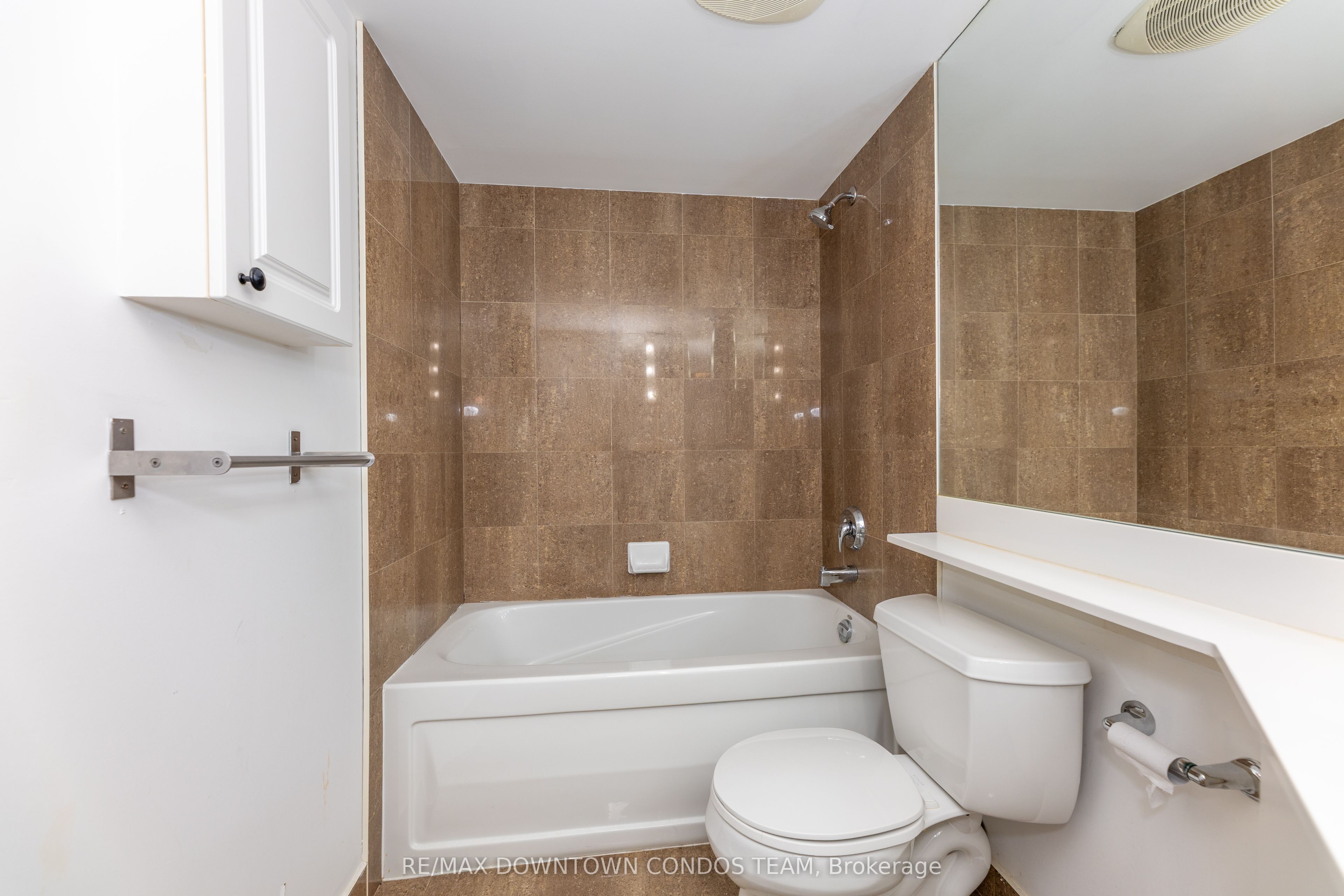 18 Yonge Street 1712 Property Photo 36