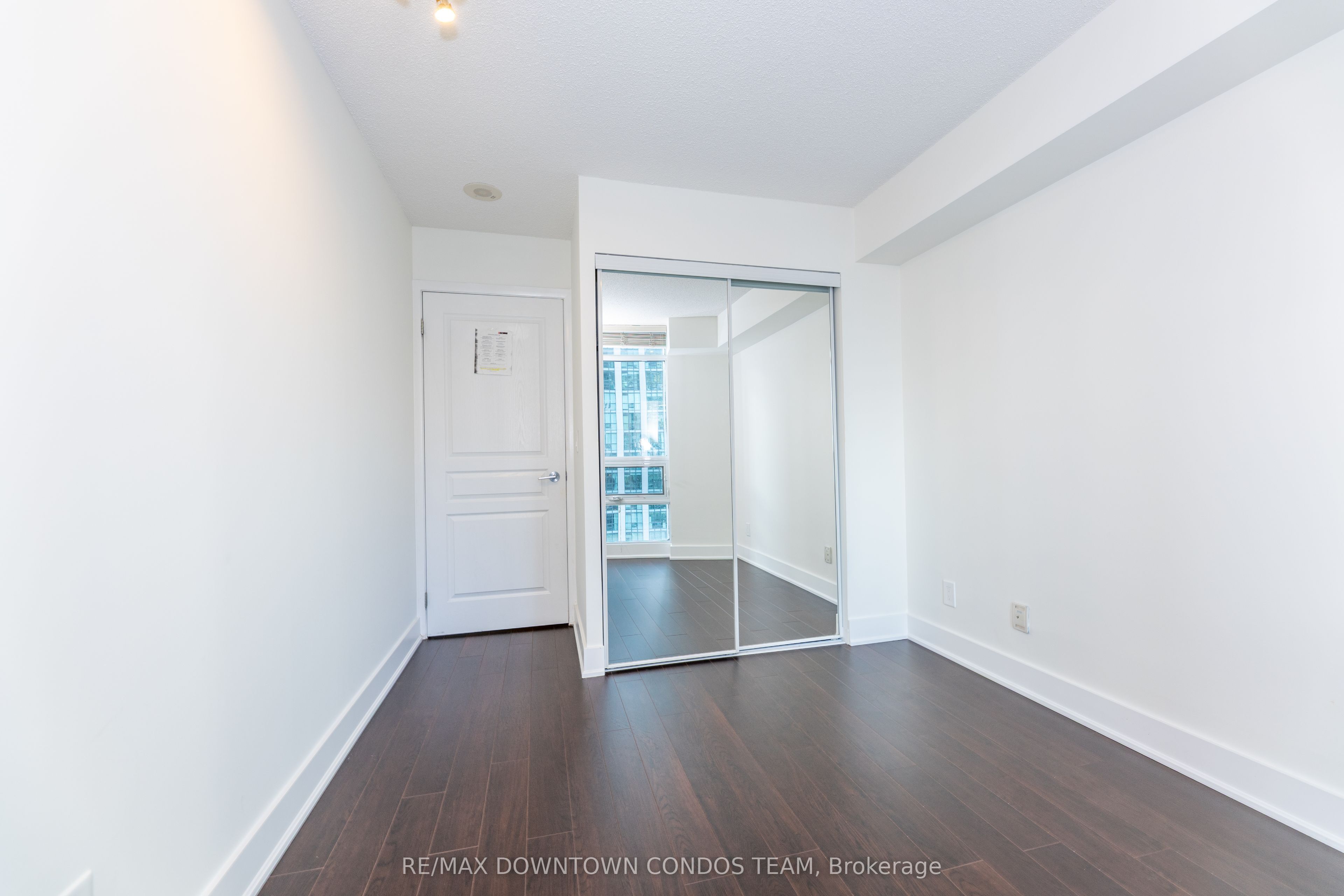 18 Yonge Street 1712 Property Photo 39