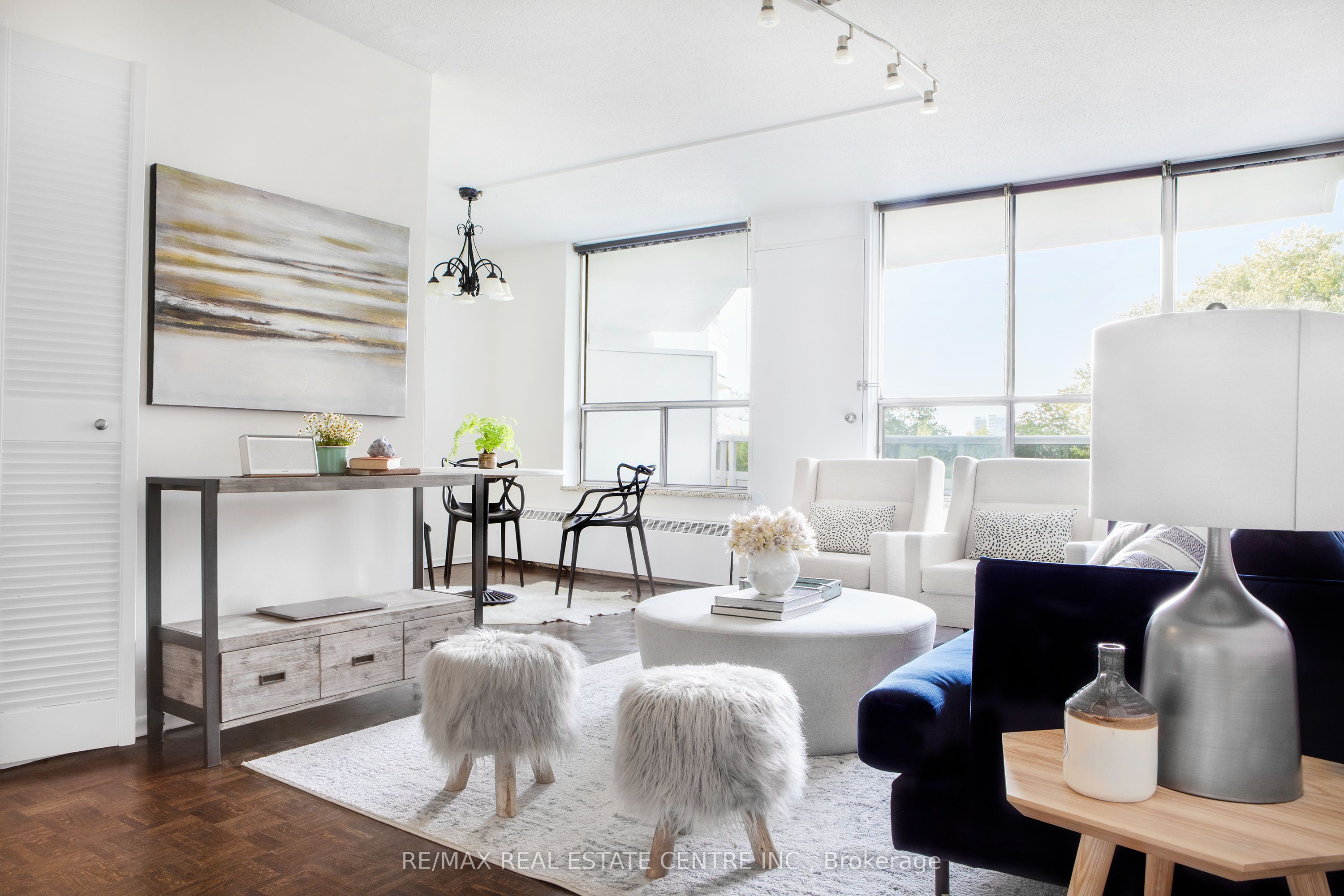 100 Graydon Hall Drive 1604 Property Photo 4