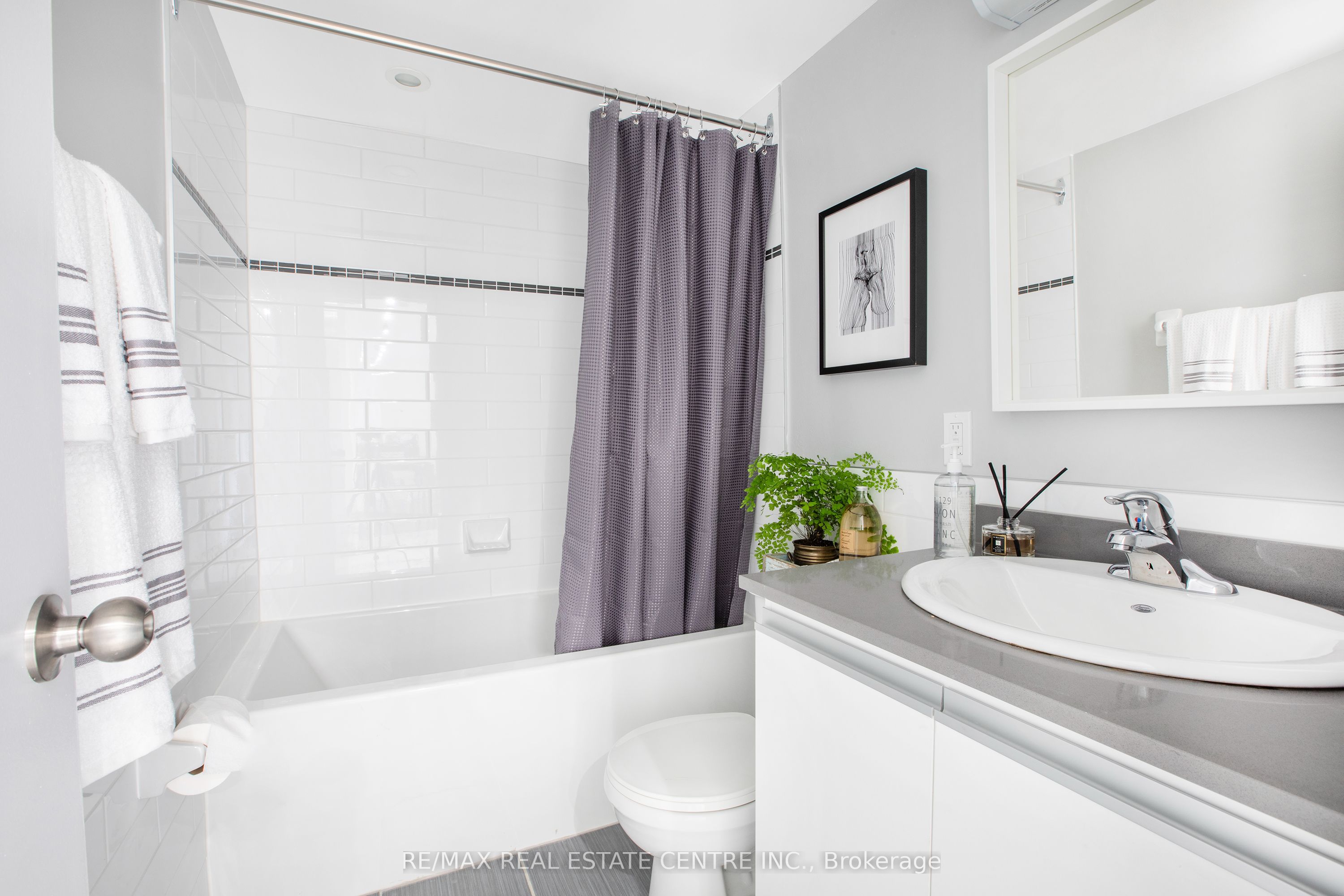 100 Graydon Hall Drive 1604 Property Photo 16