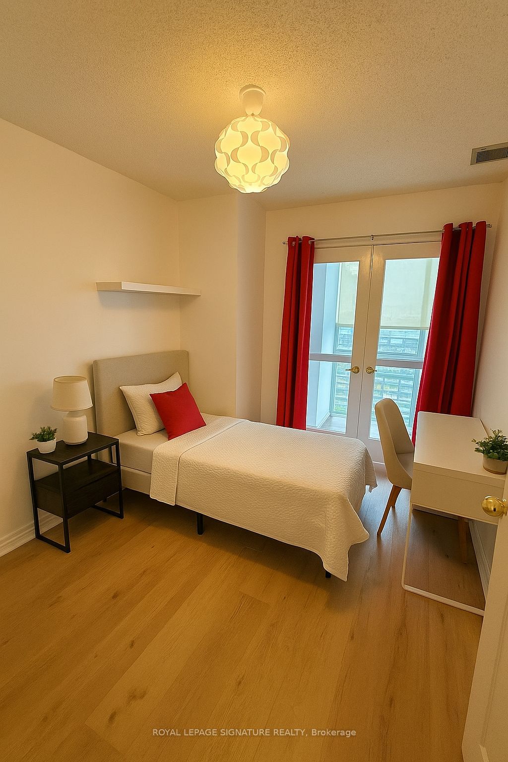 1720 Eglinton Avenue E 812 Property Photo 8