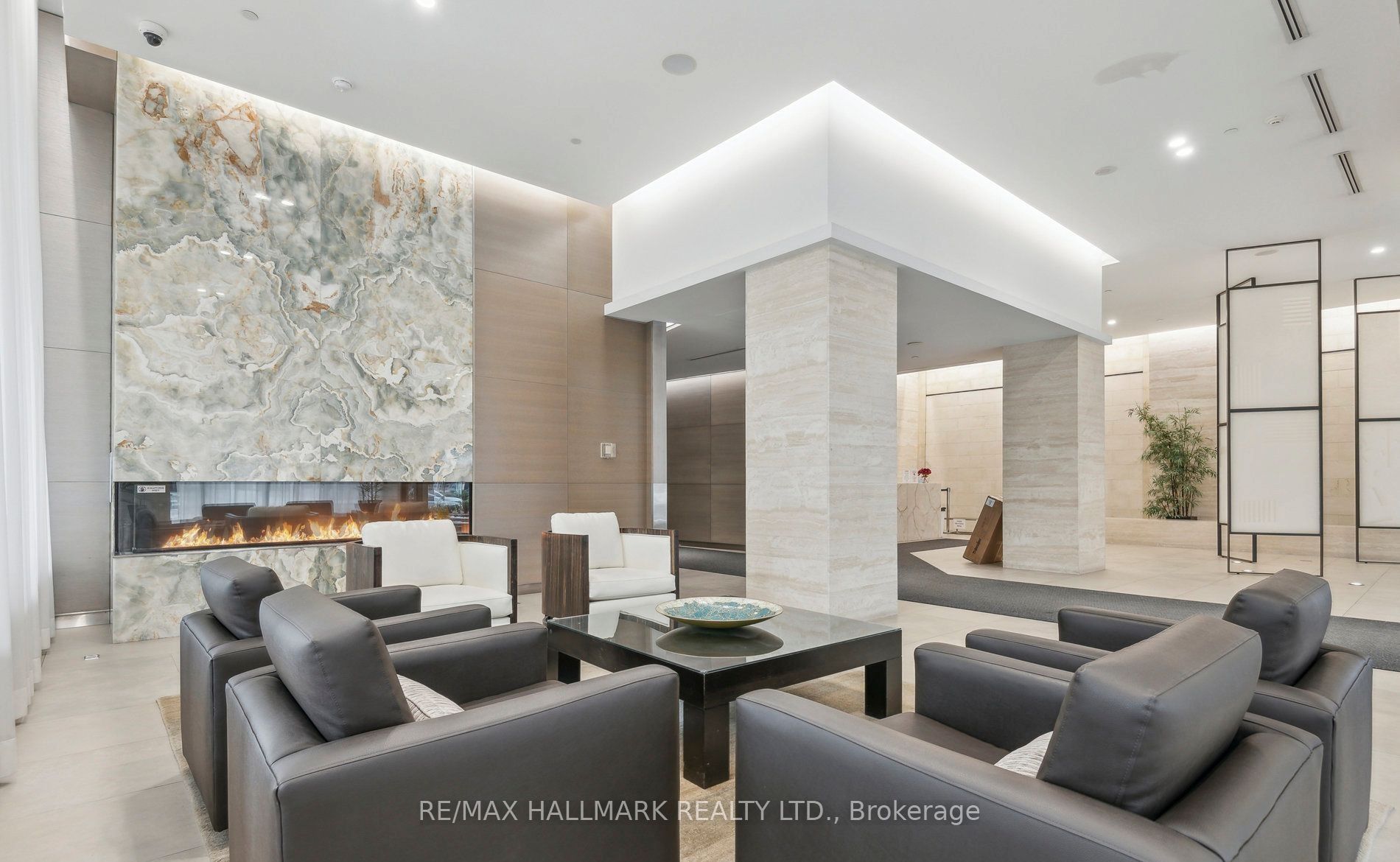 70 Roehampton Avenue 1619 Property Photo 16