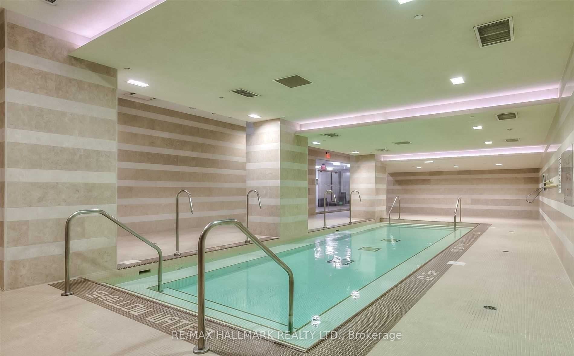 70 Roehampton Avenue 1619 Property Photo 17