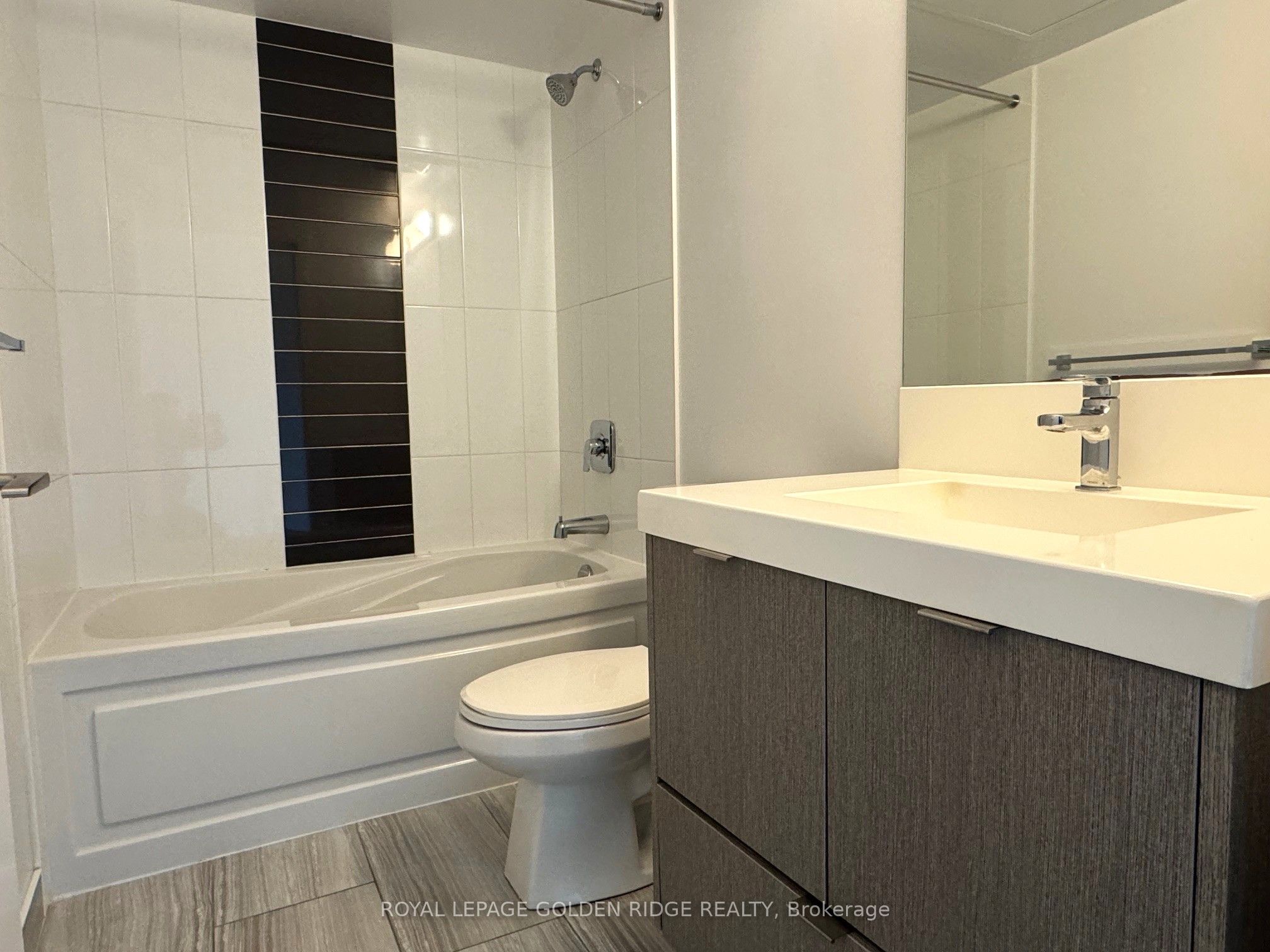 365 Church Street 2402 Property Photo 4