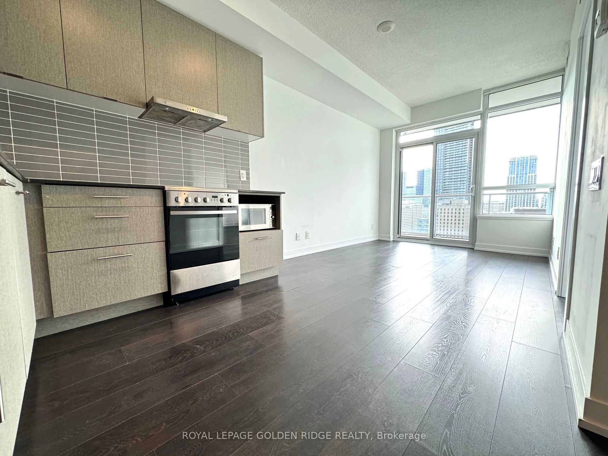 365 Church Street 2402 Property Photo 5