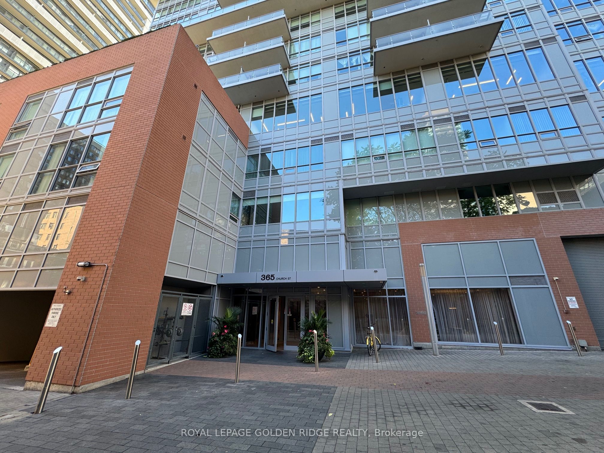 365 Church Street 2402 Property Photo 17