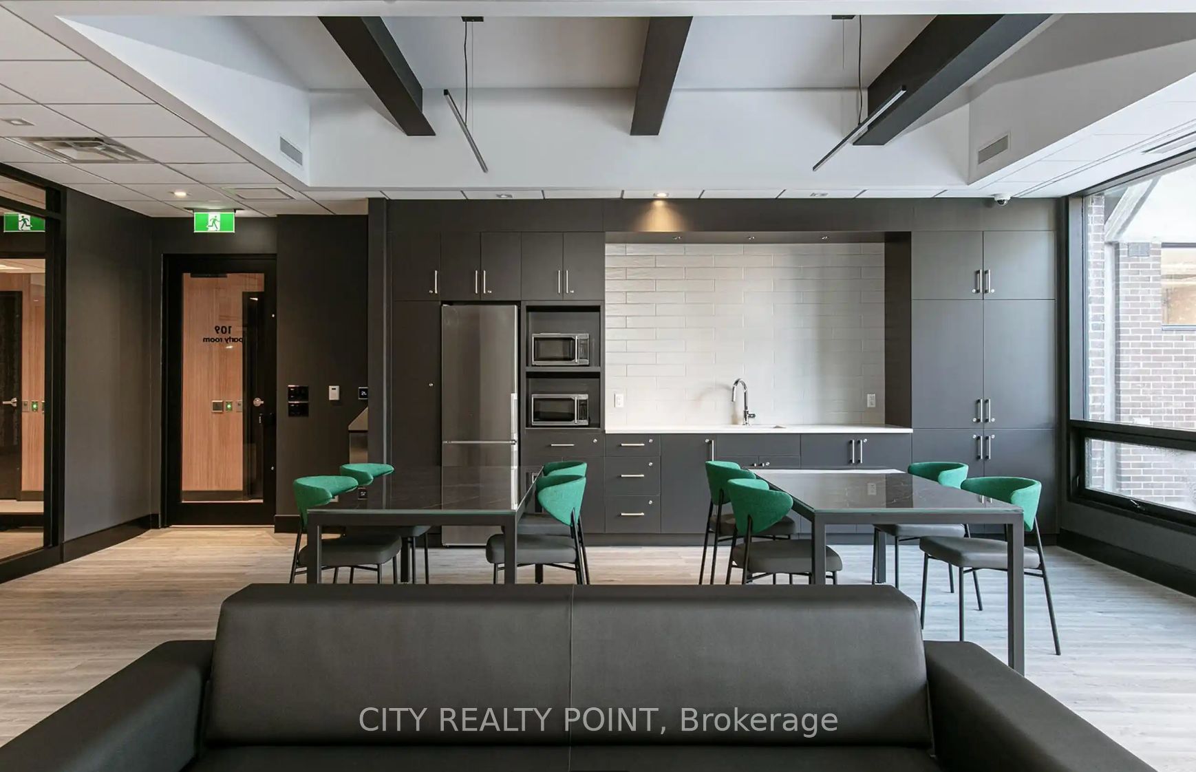 33 Isabella Street 2503 Property Photo 16