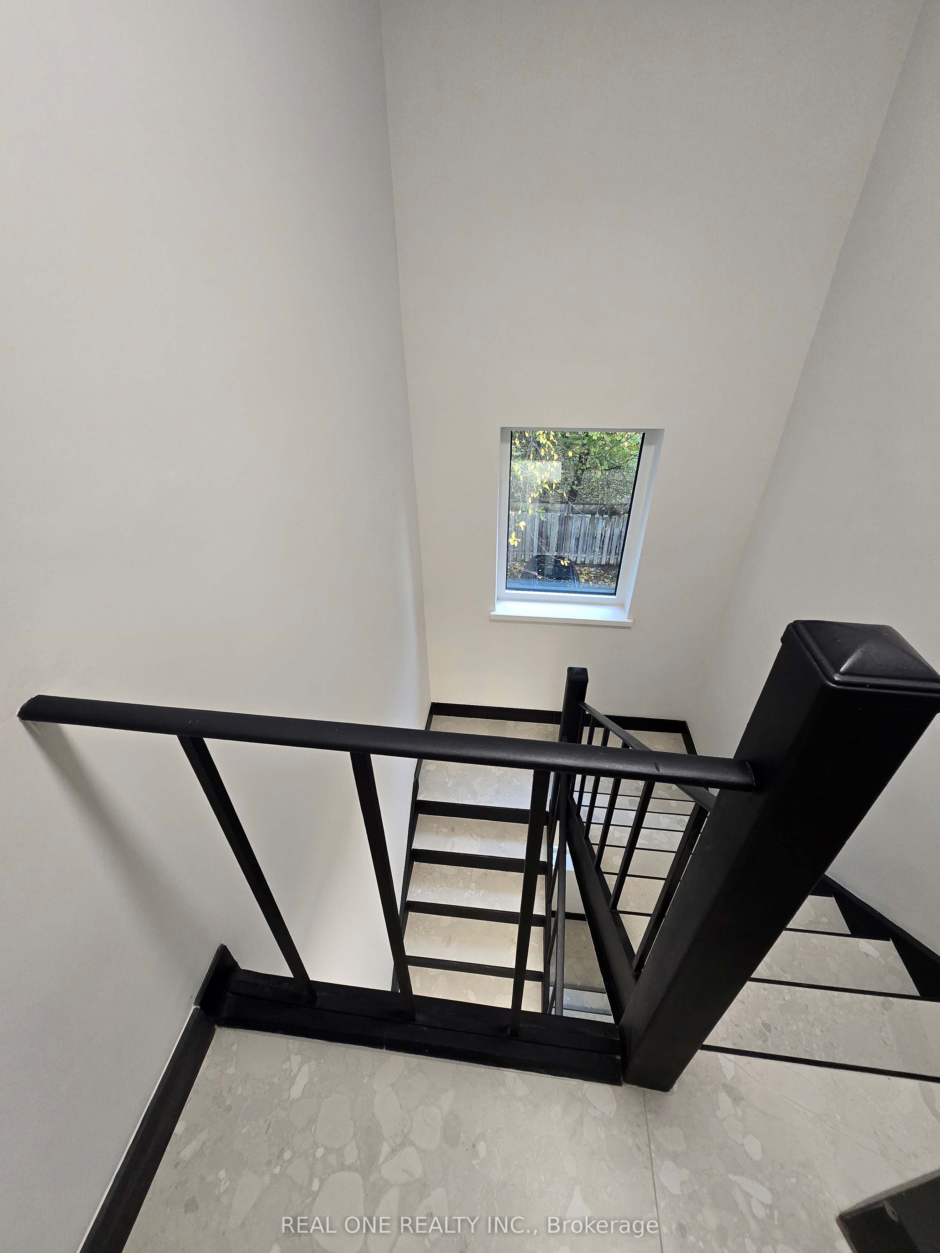 100 Sheppard Avenue W 301 Property Photo 7