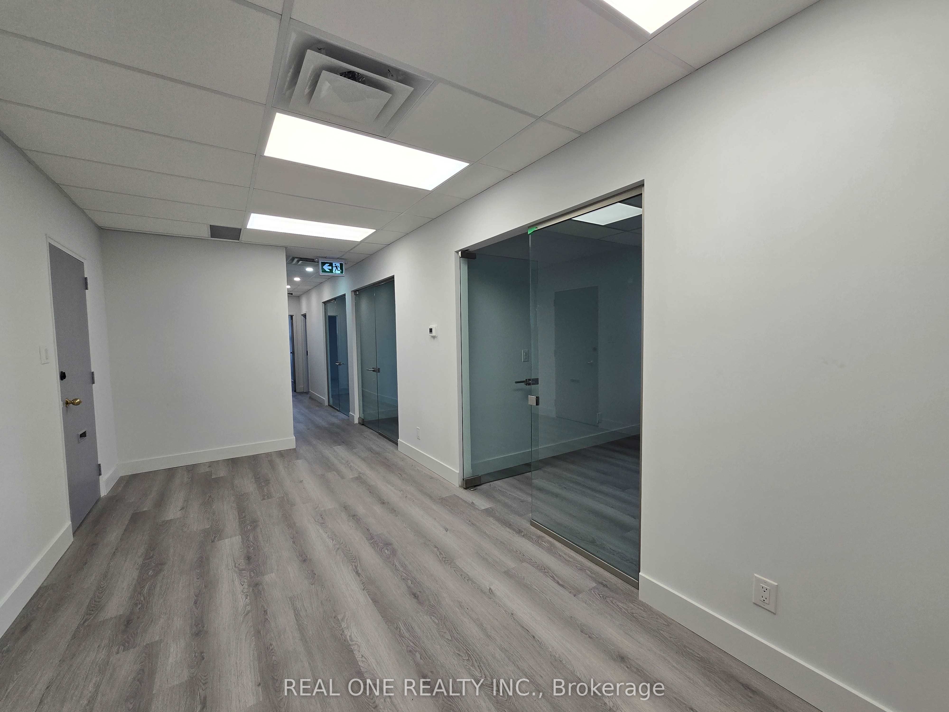 100 Sheppard Avenue W 301 Property Photo 8