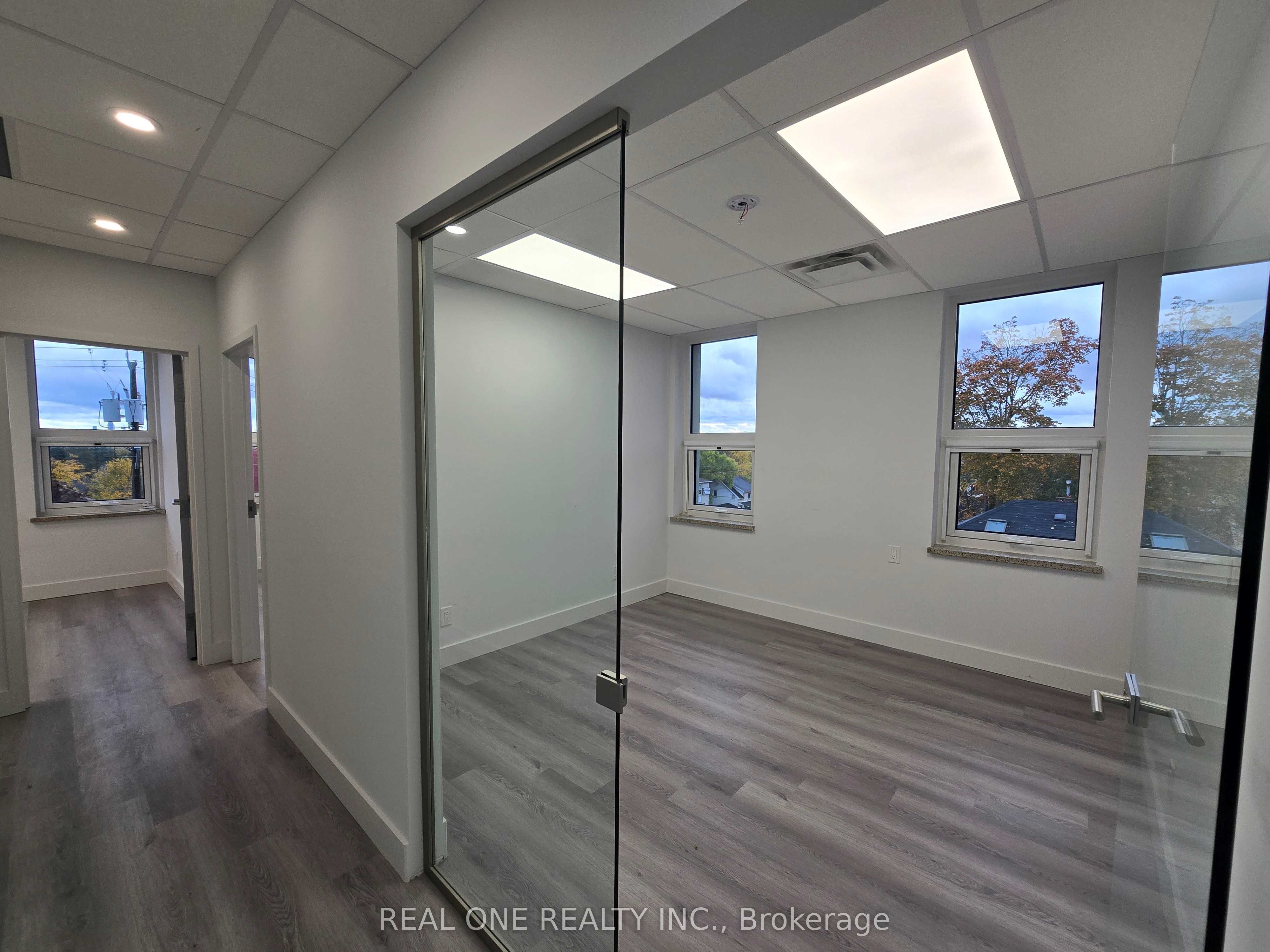 100 Sheppard Avenue W 301 Property Photo 9