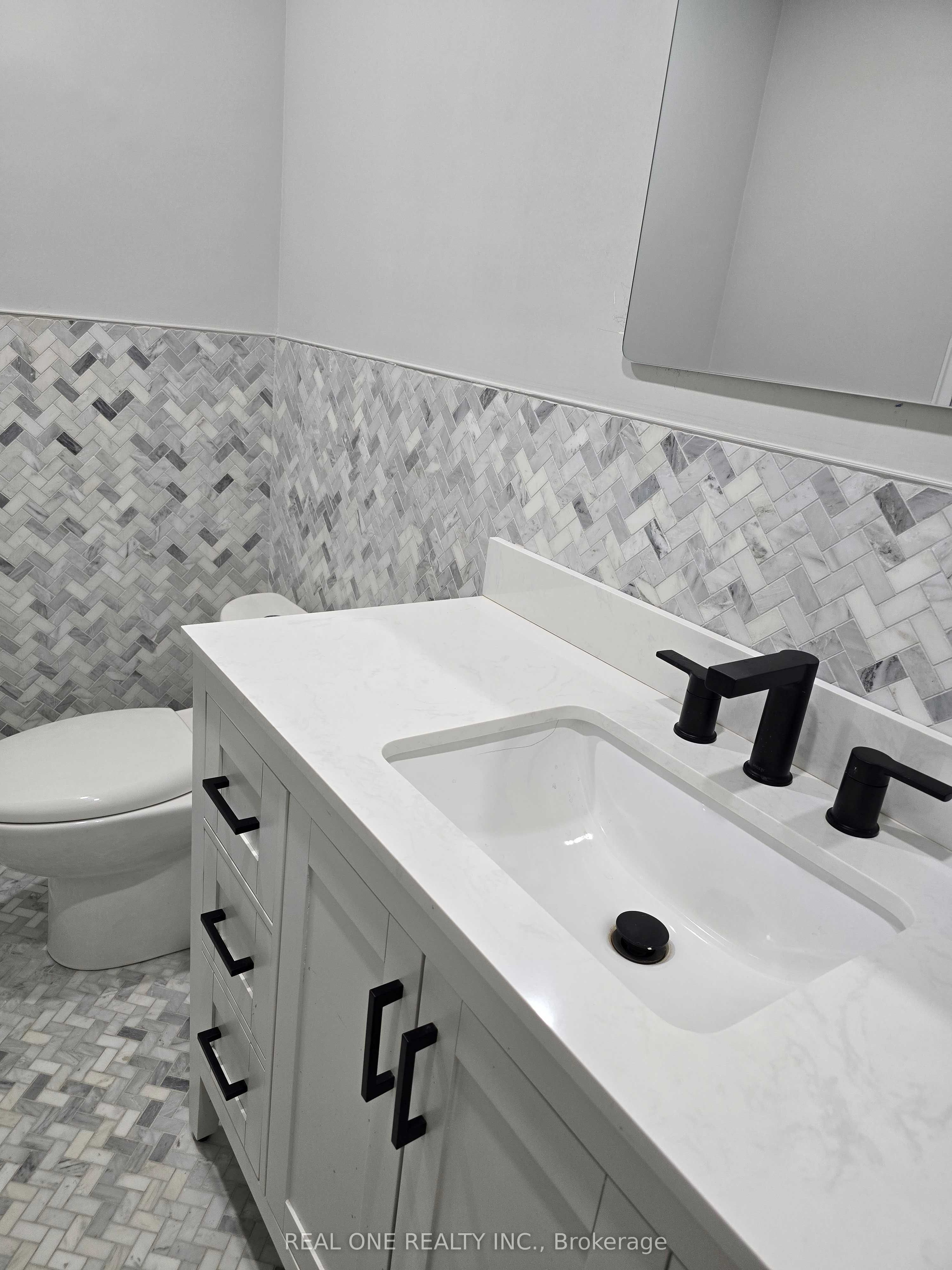 100 Sheppard Avenue W 301 Property Photo 20