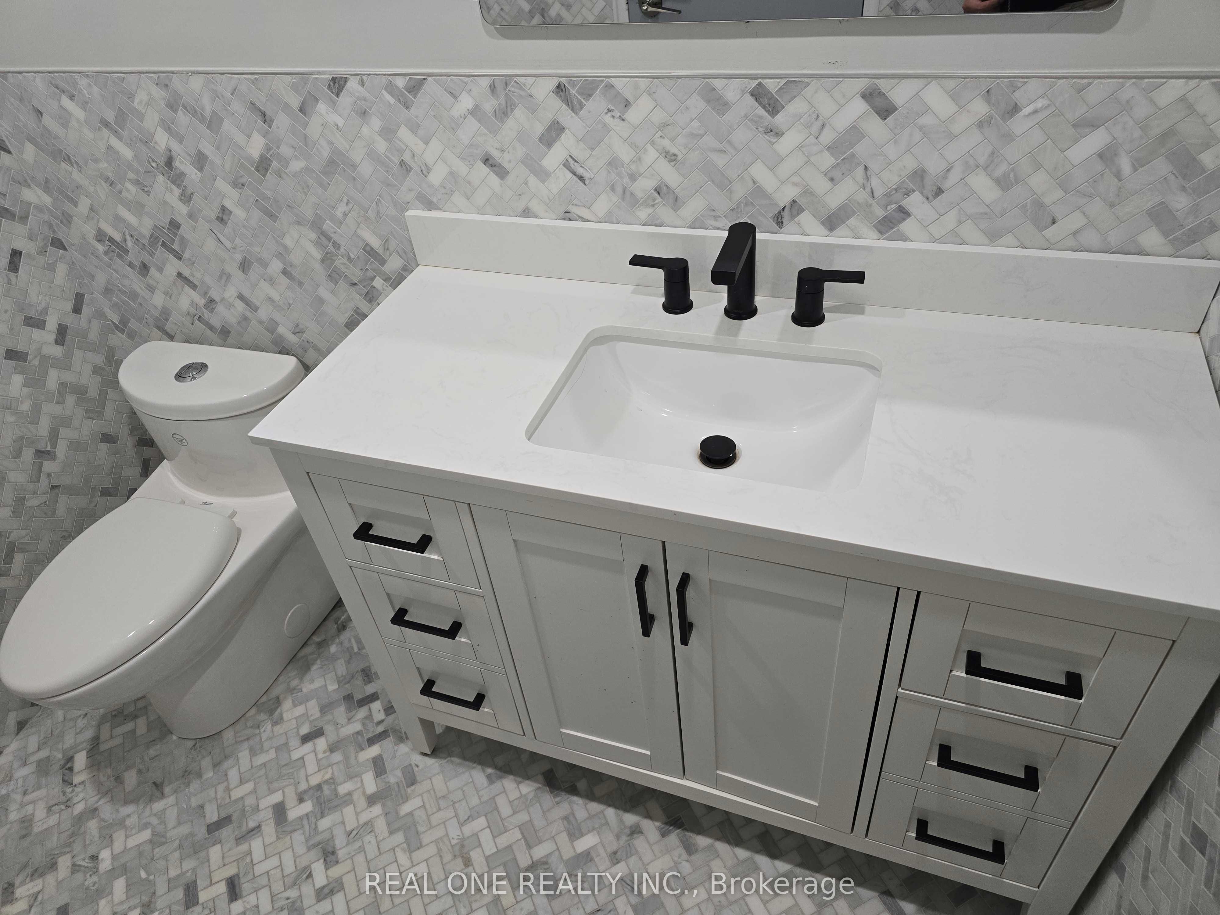 100 Sheppard Avenue W 301 Property Photo 21