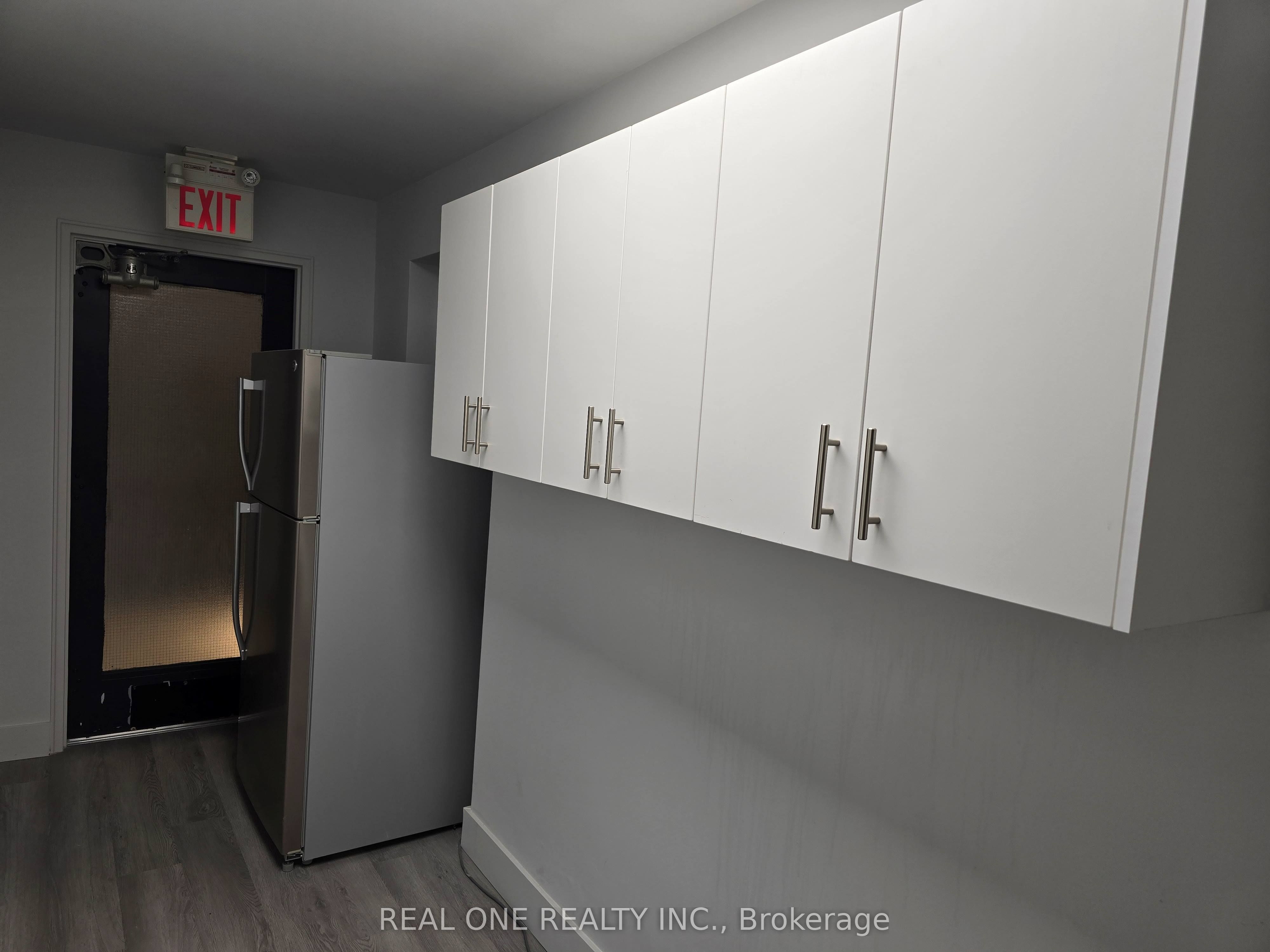 100 Sheppard Avenue W 301 Property Photo 23