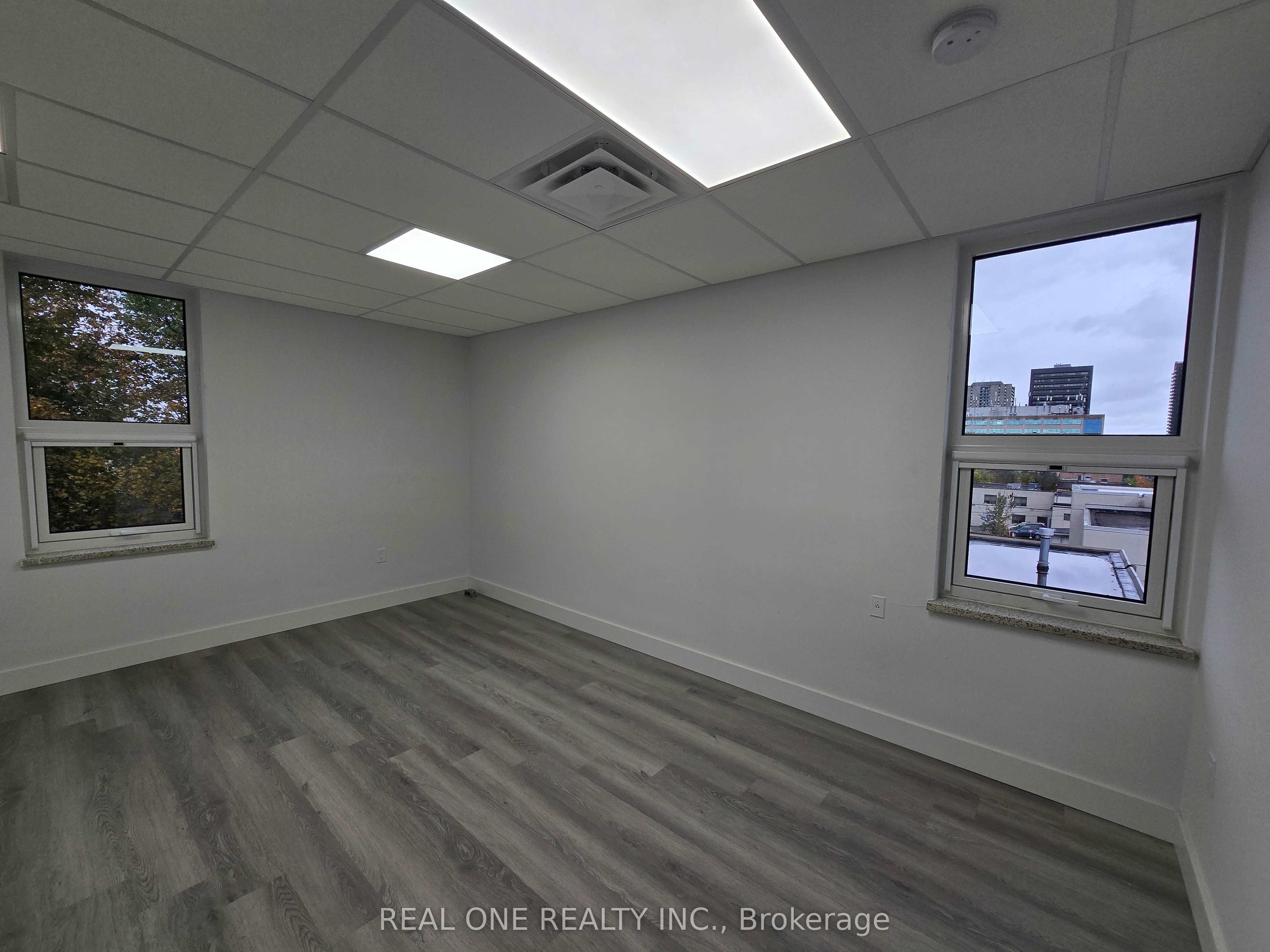 100 Sheppard Avenue W 301 Property Photo 24