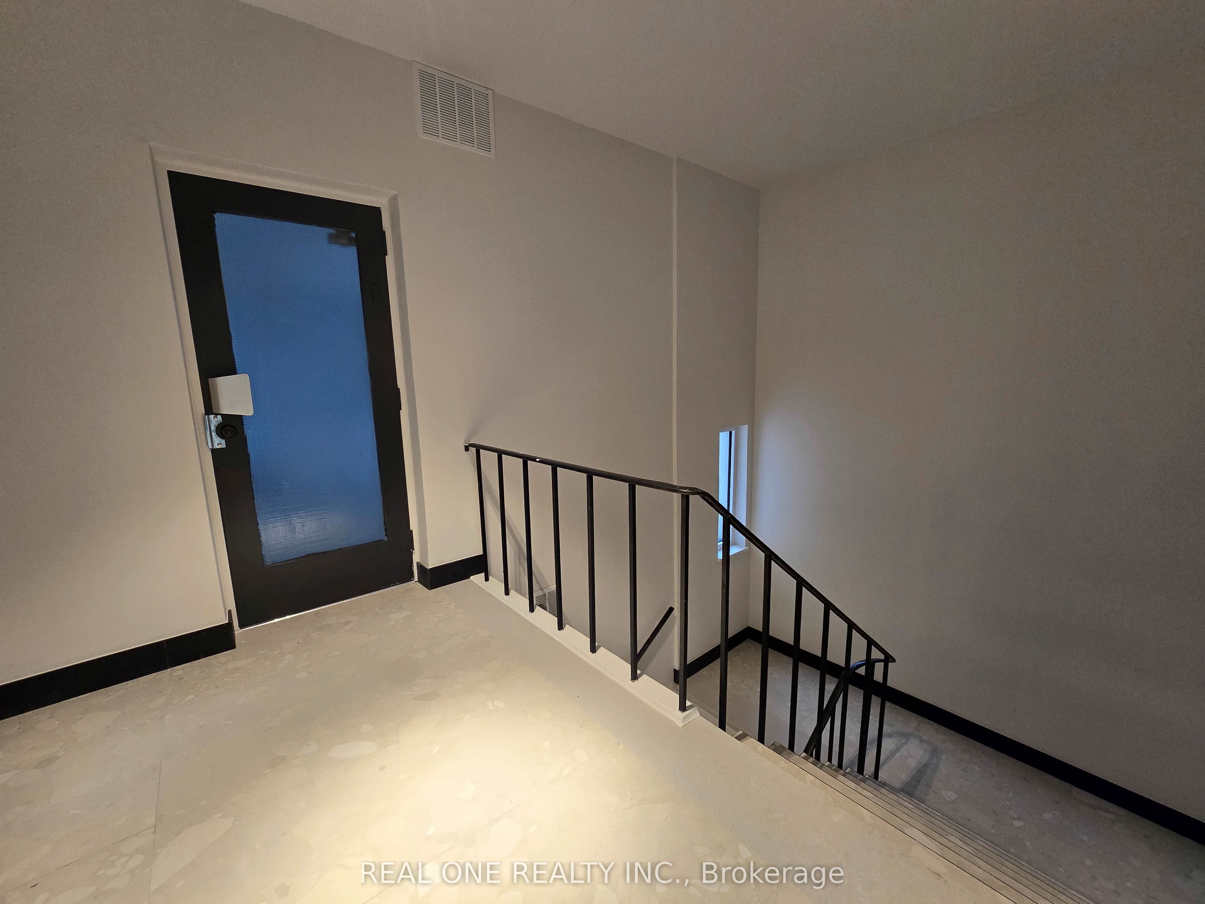 100 Sheppard Avenue W 301 Property Photo 25