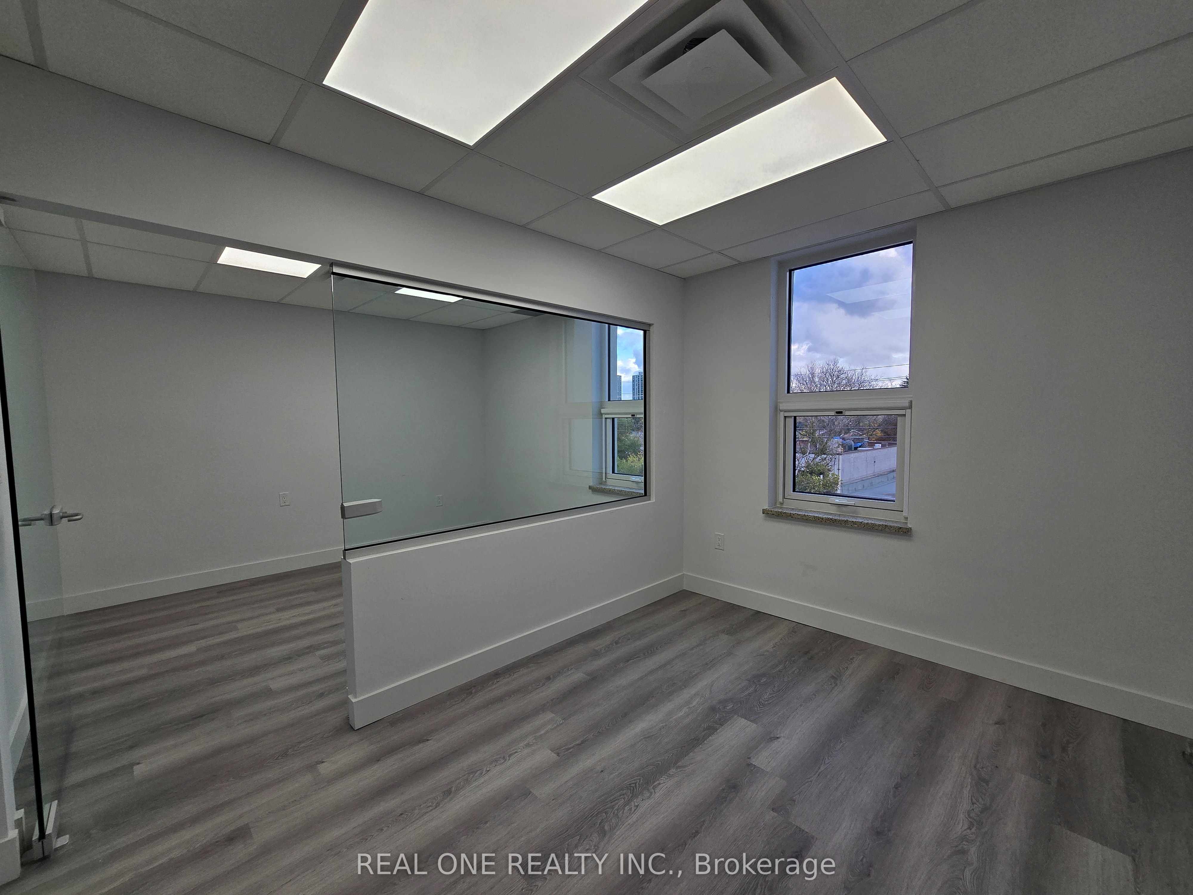 100 Sheppard Avenue W 301 Property Photo 26