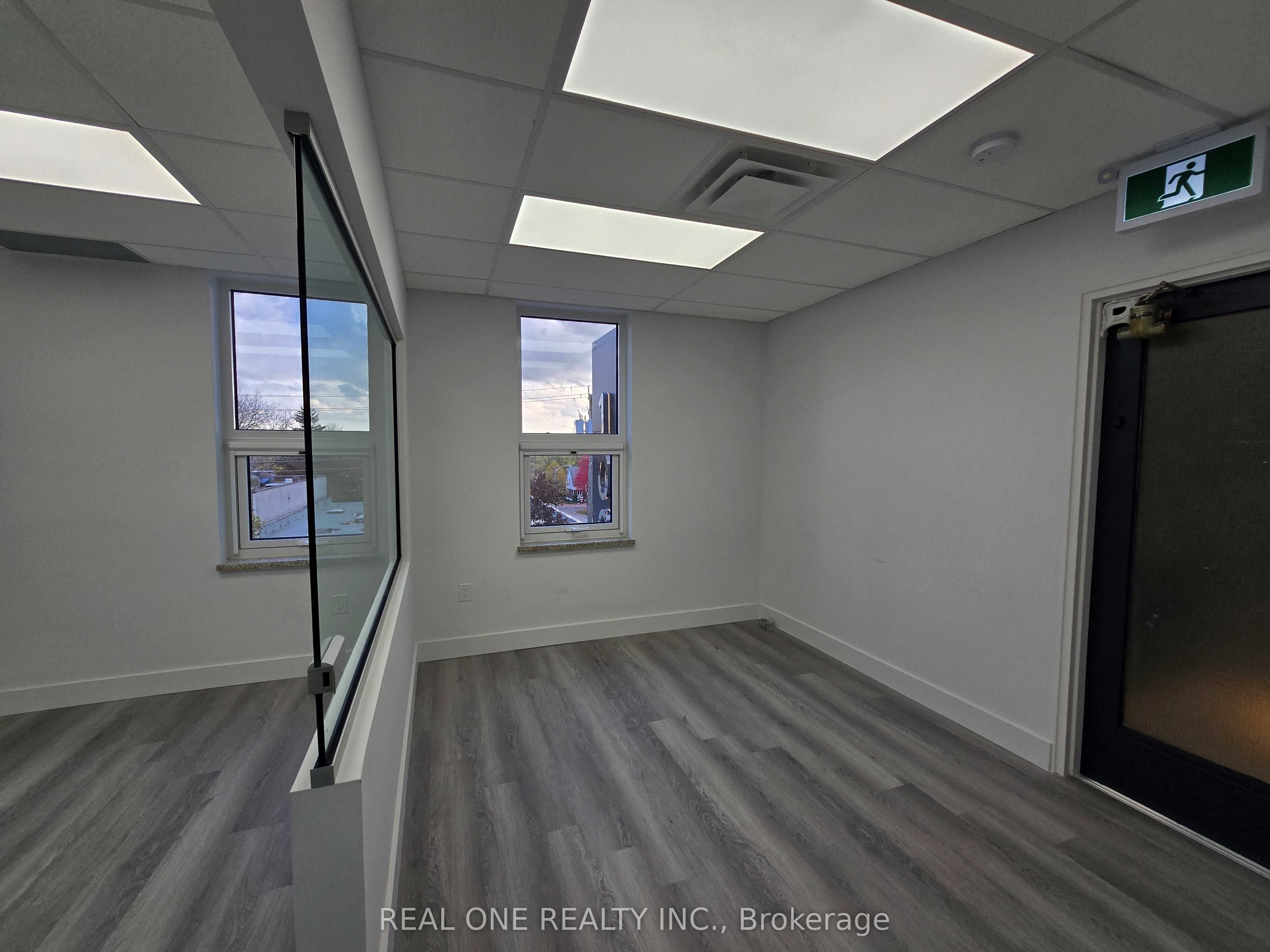 100 Sheppard Avenue W 301 Property Photo 27