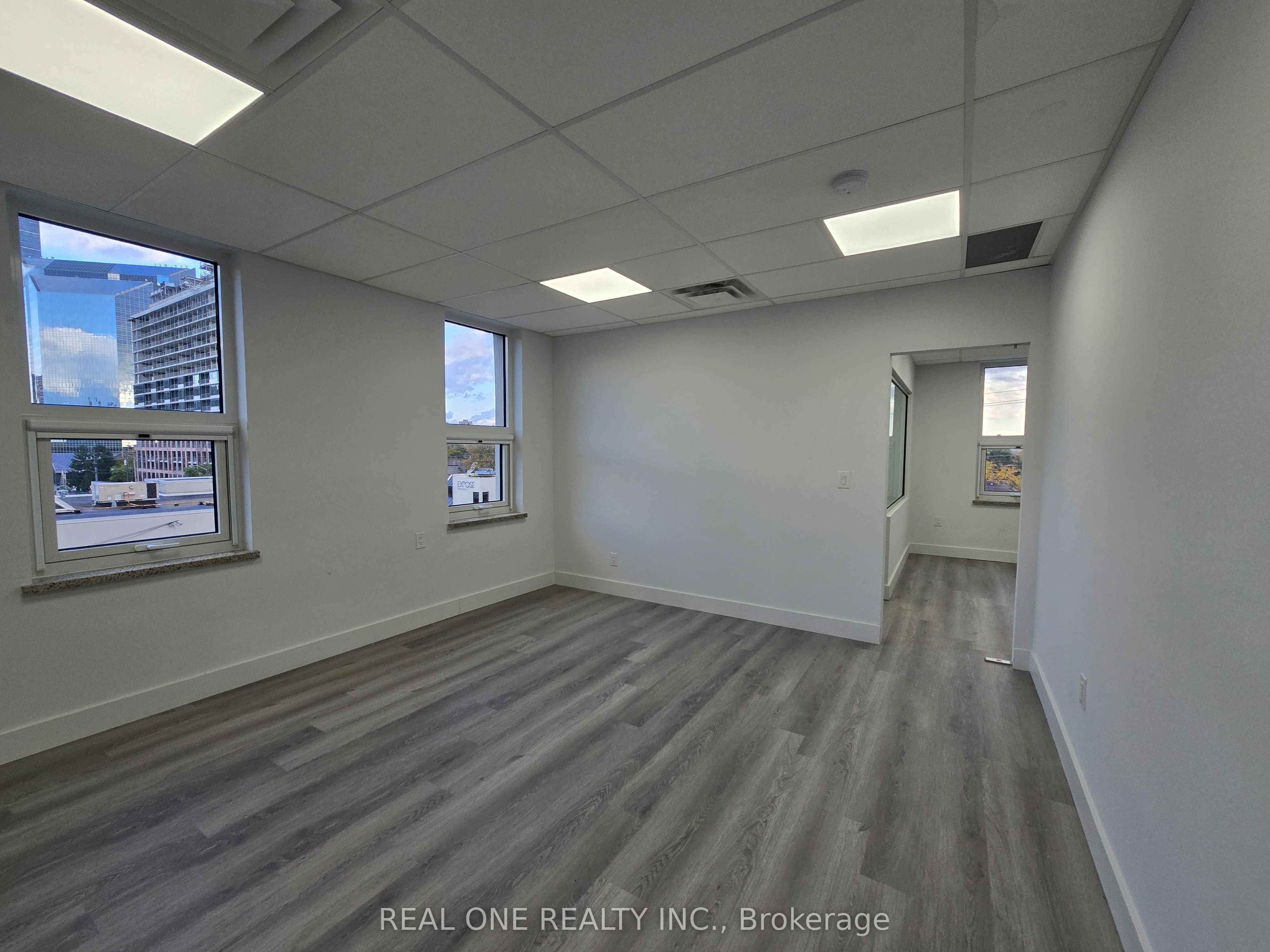 100 Sheppard Avenue W 301 Property Photo 28