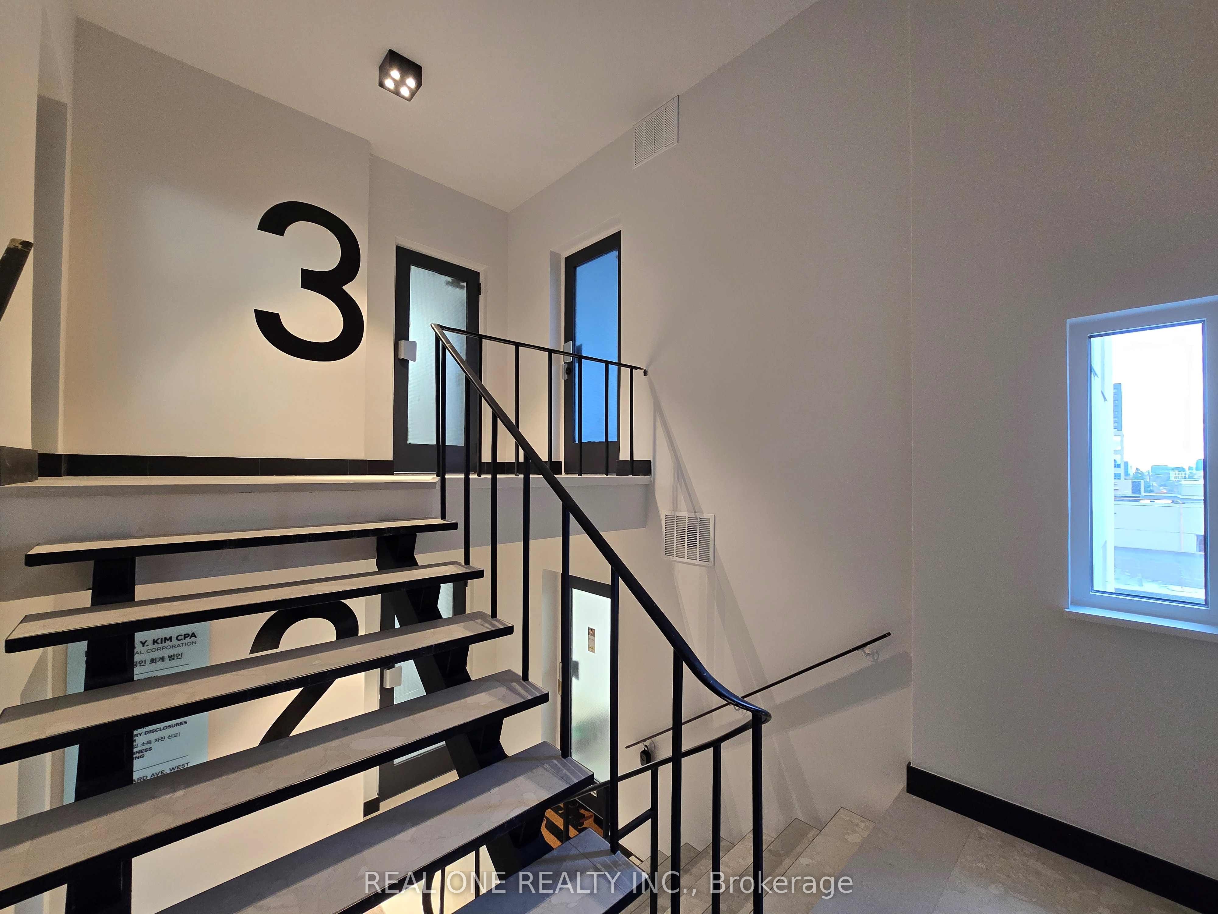 100 Sheppard Avenue W 301 Property Photo 31