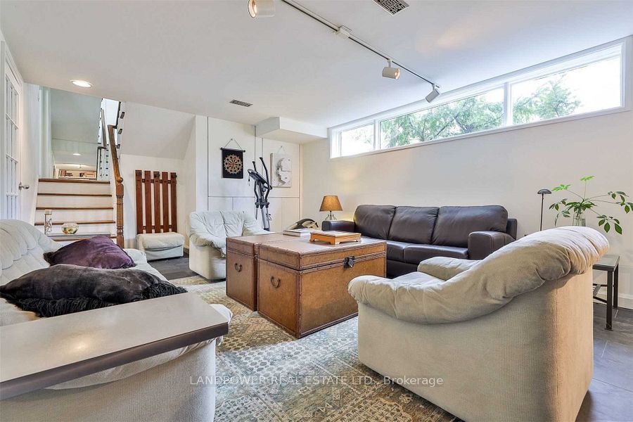 9 Alderdale Court Property Photo 12