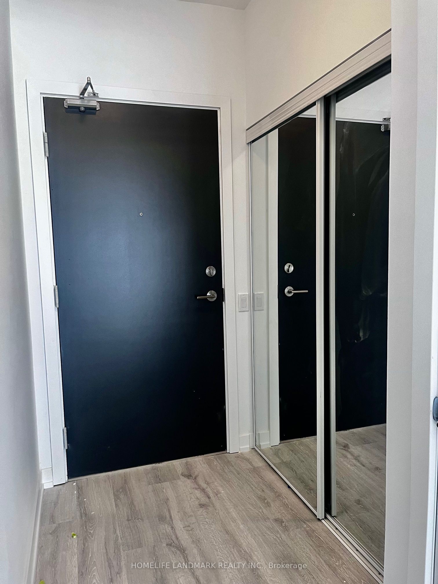 7 Golden Lion Heights N2007 Property Photo 4