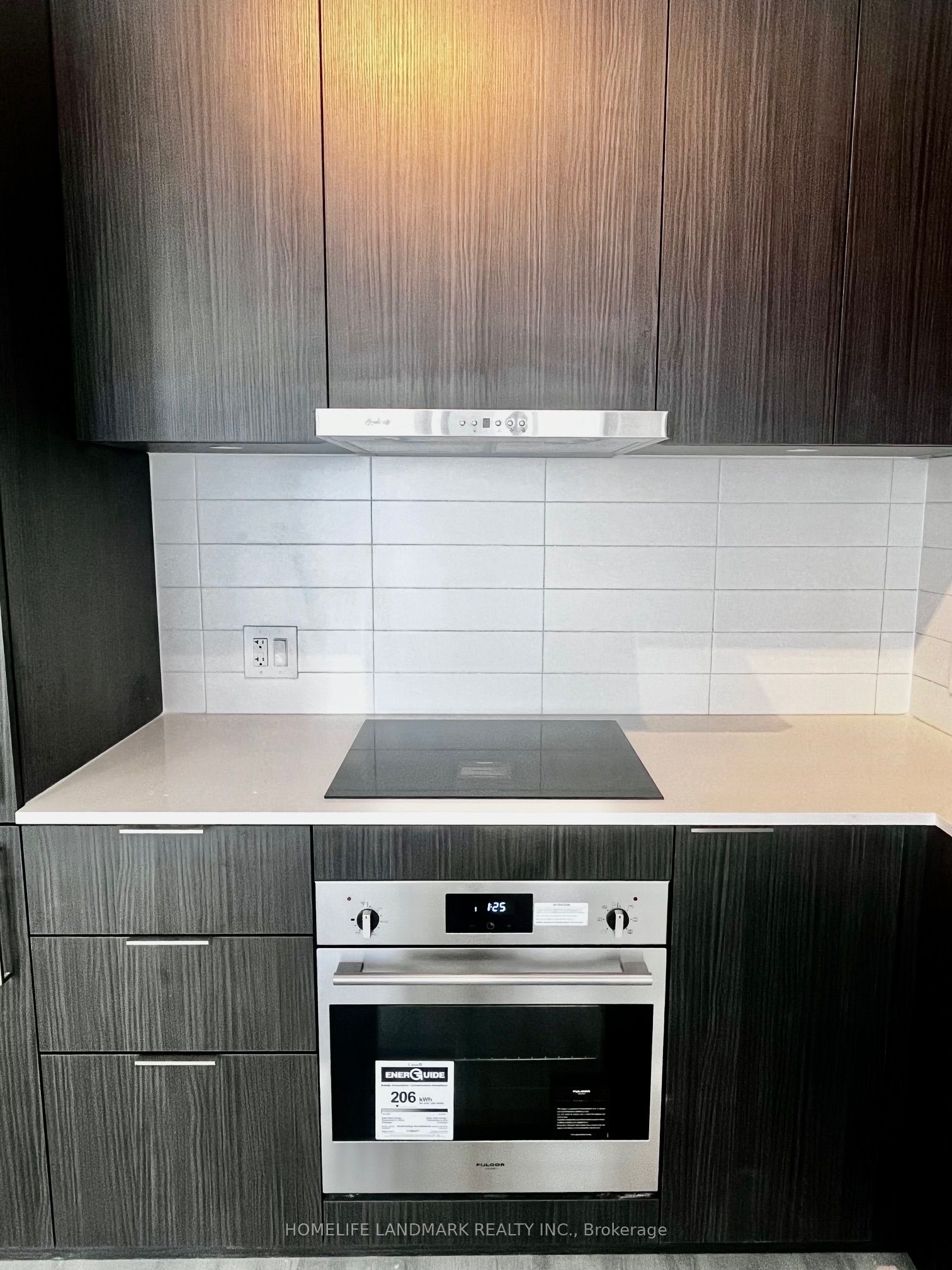 7 Golden Lion Heights N2007 Property Photo 8