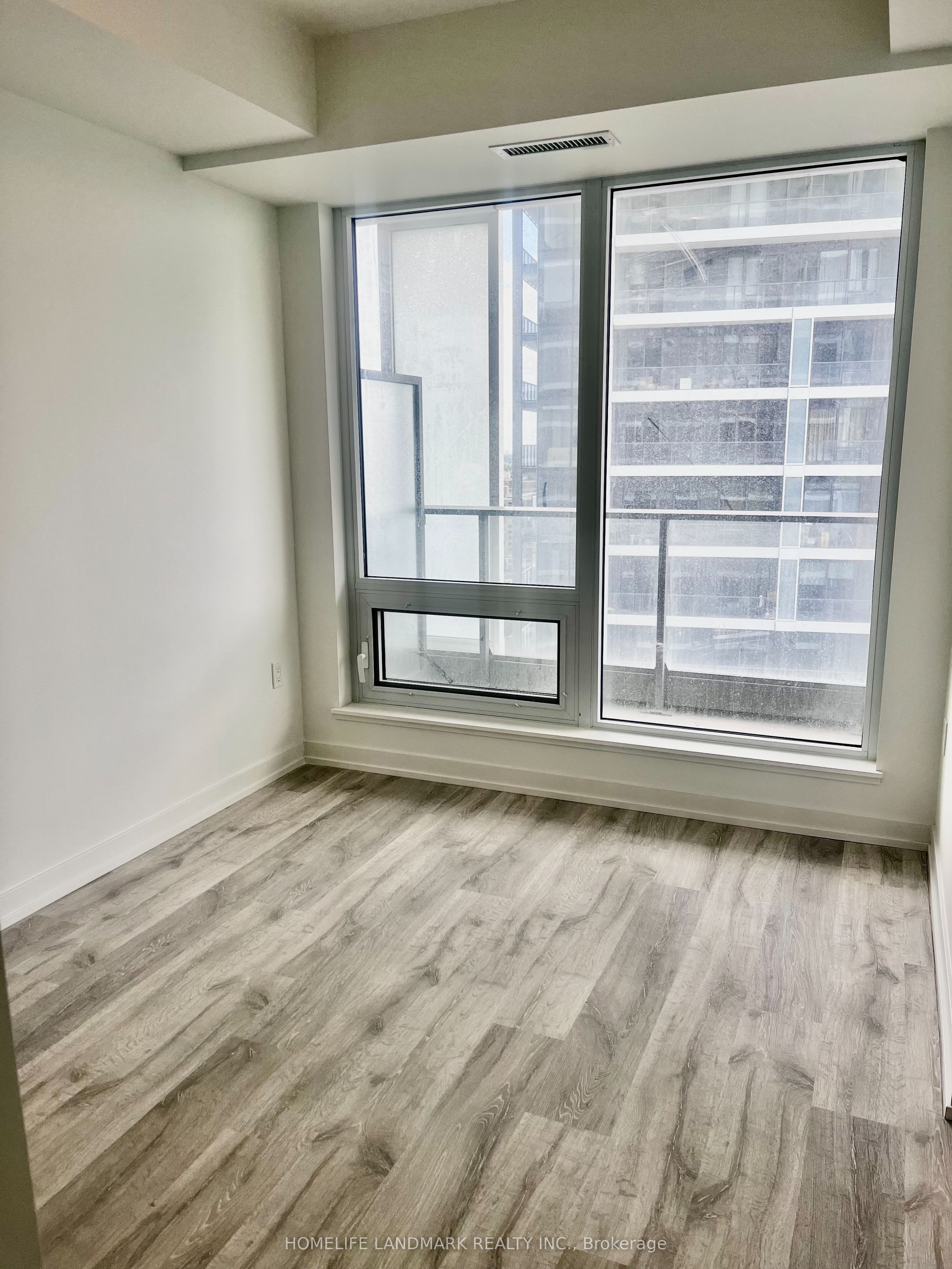 7 Golden Lion Heights N2007 Property Photo 10