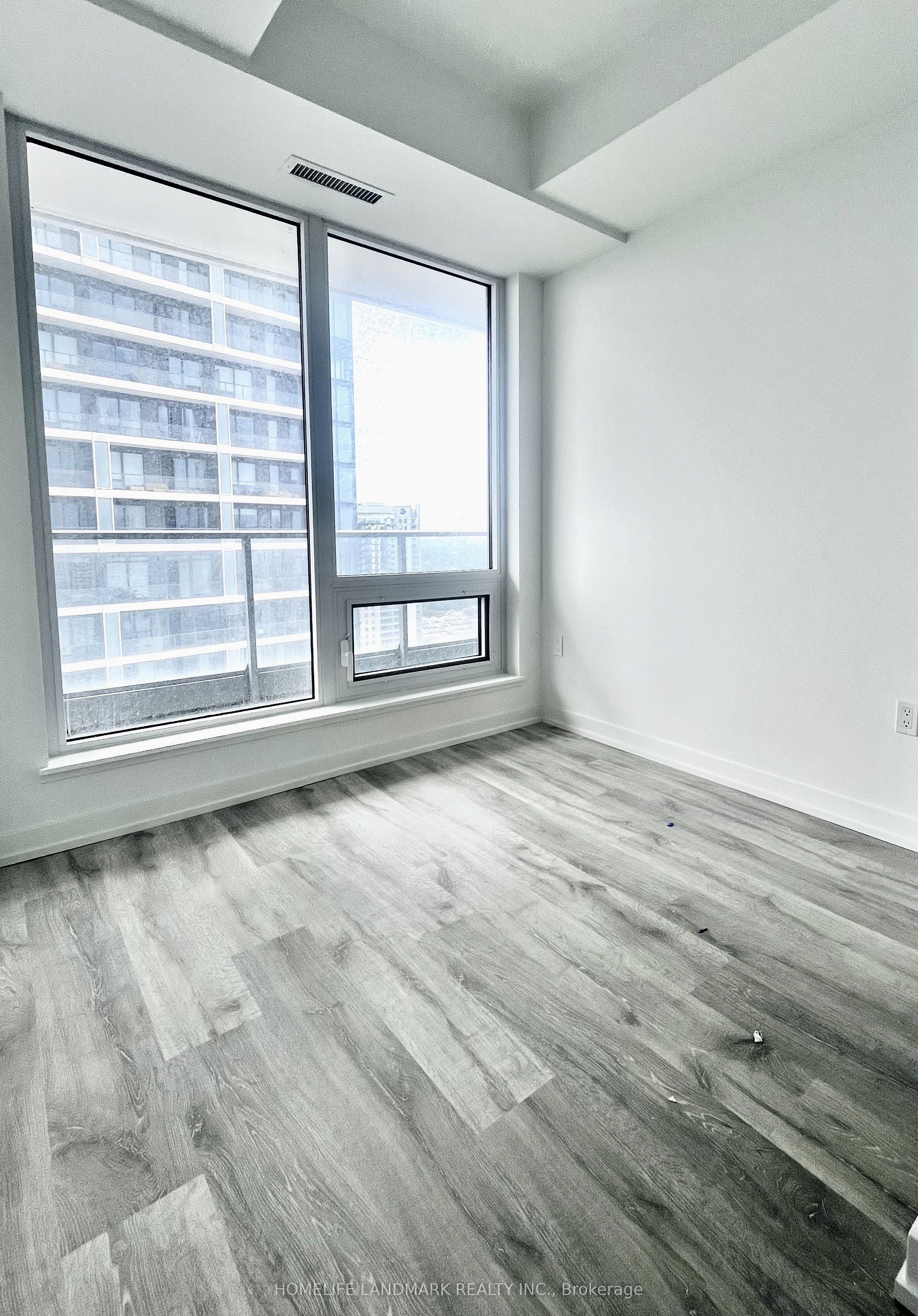 7 Golden Lion Heights N2007 Property Photo 12