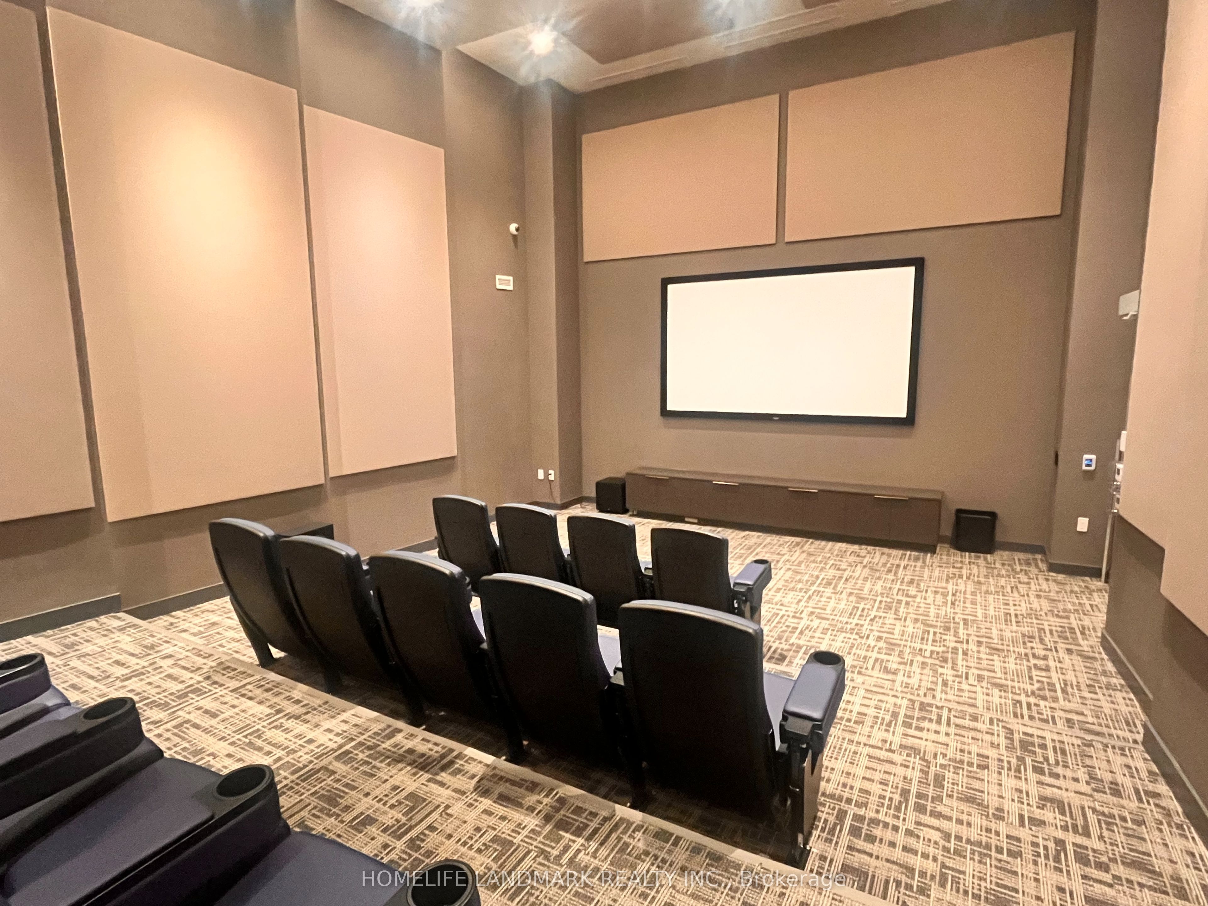 7 Golden Lion Heights N2007 Property Photo 24