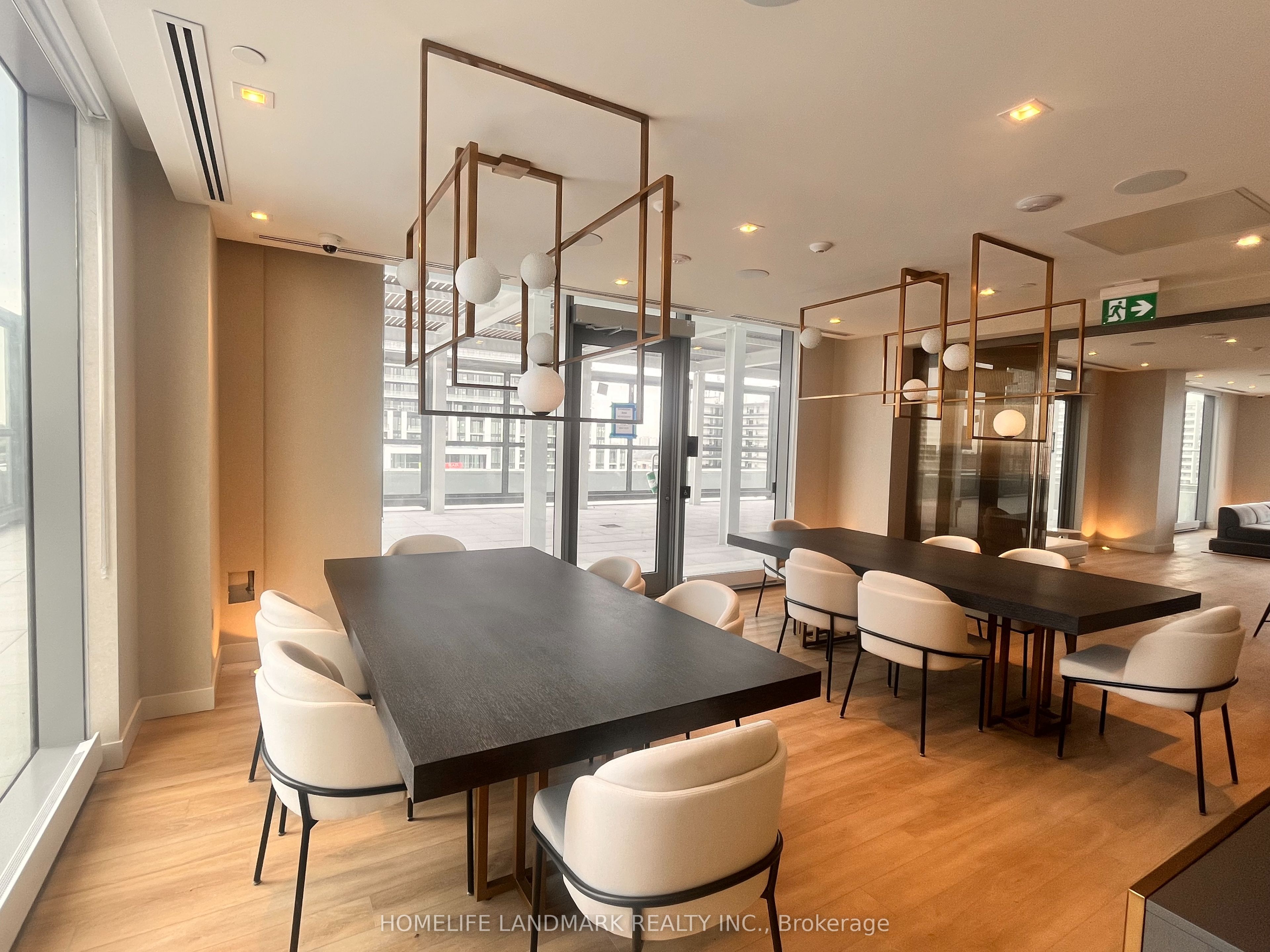 7 Golden Lion Heights N2007 Property Photo 26