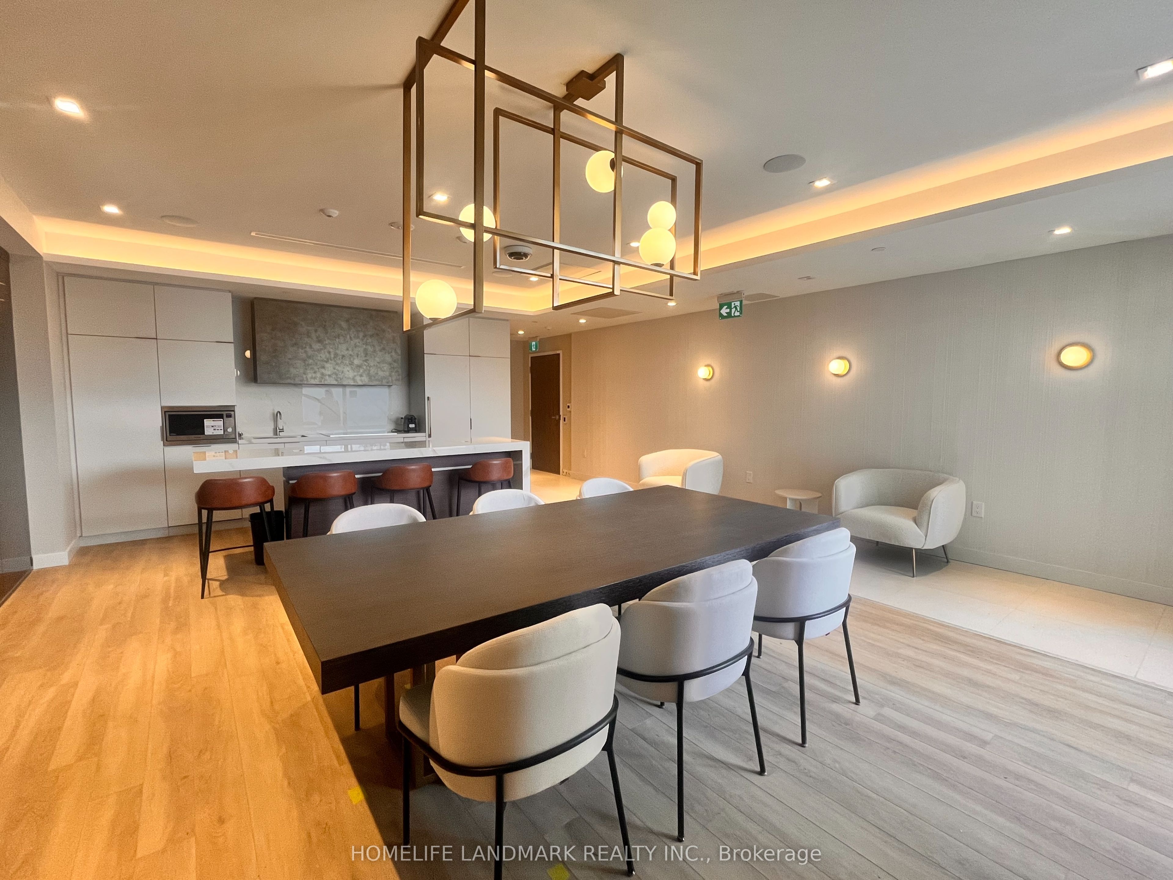 7 Golden Lion Heights N2007 Property Photo 27