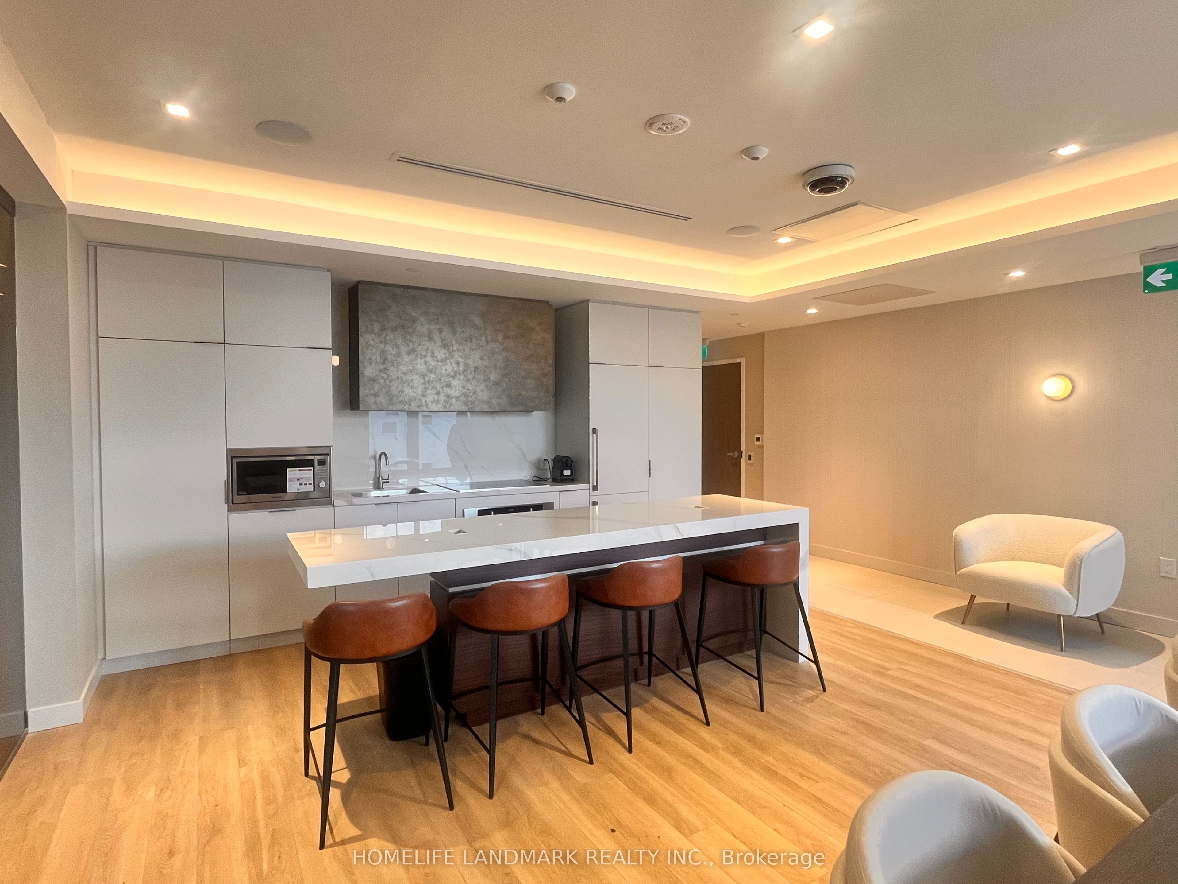 7 Golden Lion Heights N2007 Property Photo 28