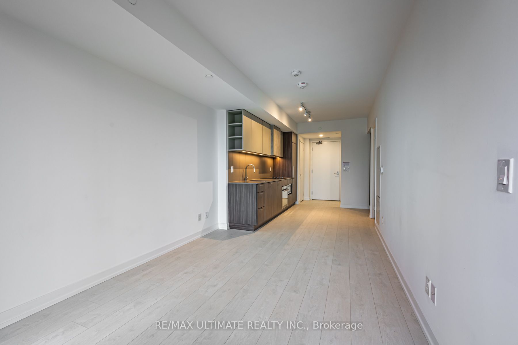 19 Western Battery Road 2921 Property Photo 5