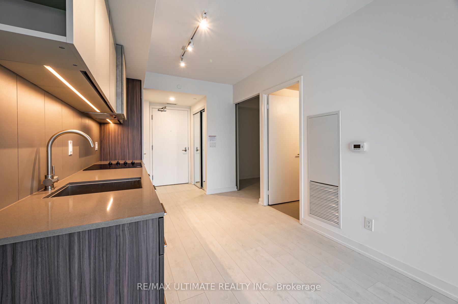 19 Western Battery Road 2921 Property Photo 6