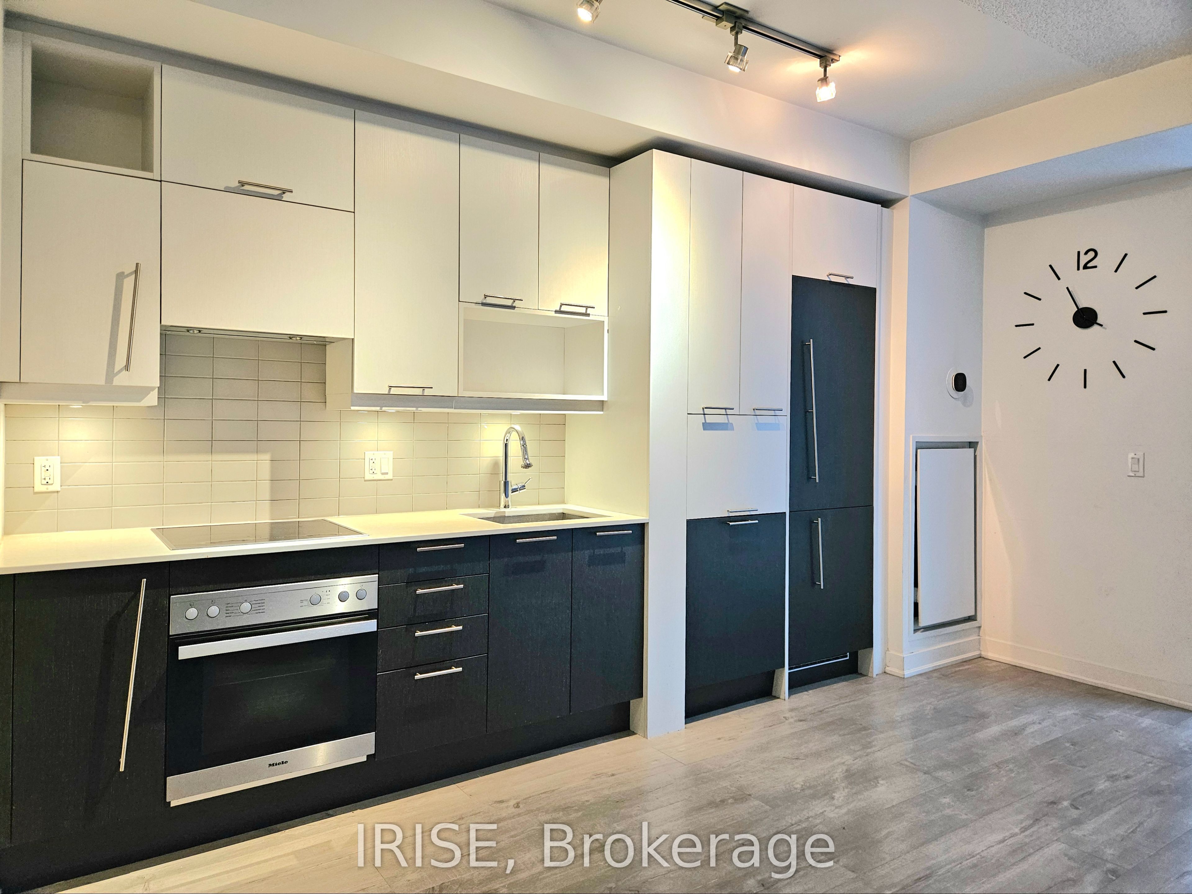 30 Nelson Street 504 Property Photo 3