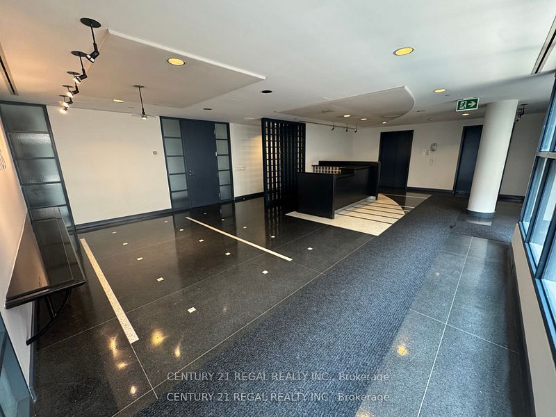 622 College Street 400 Property Photo 3