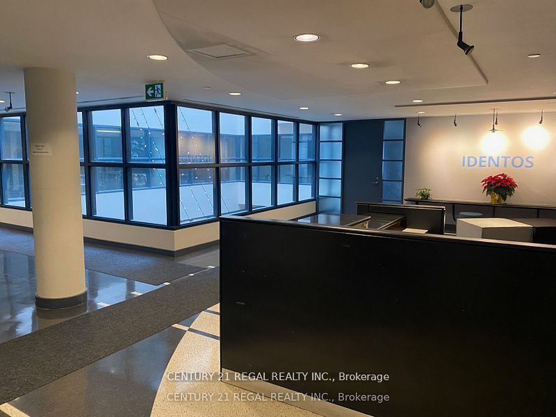 622 College Street 400 Property Photo 5