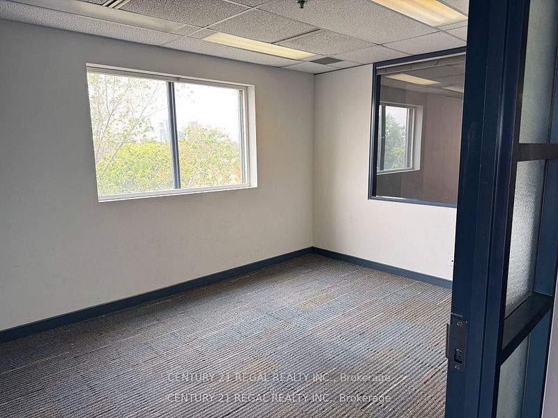 622 College Street 400 Property Photo 12