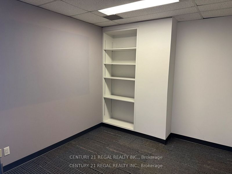 622 College Street 400 Property Photo 13