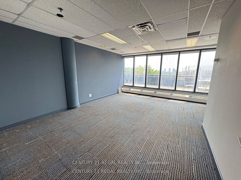 622 College Street 400 Property Photo 19