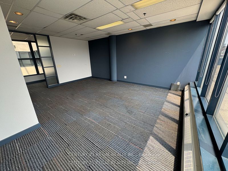 622 College Street 400 Property Photo 20